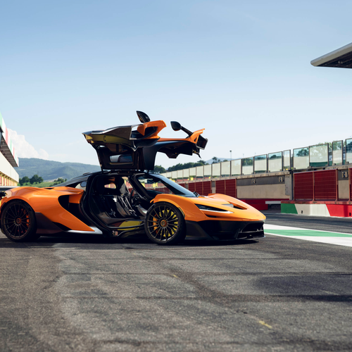 2025 McLaren W1 UK Version Front View