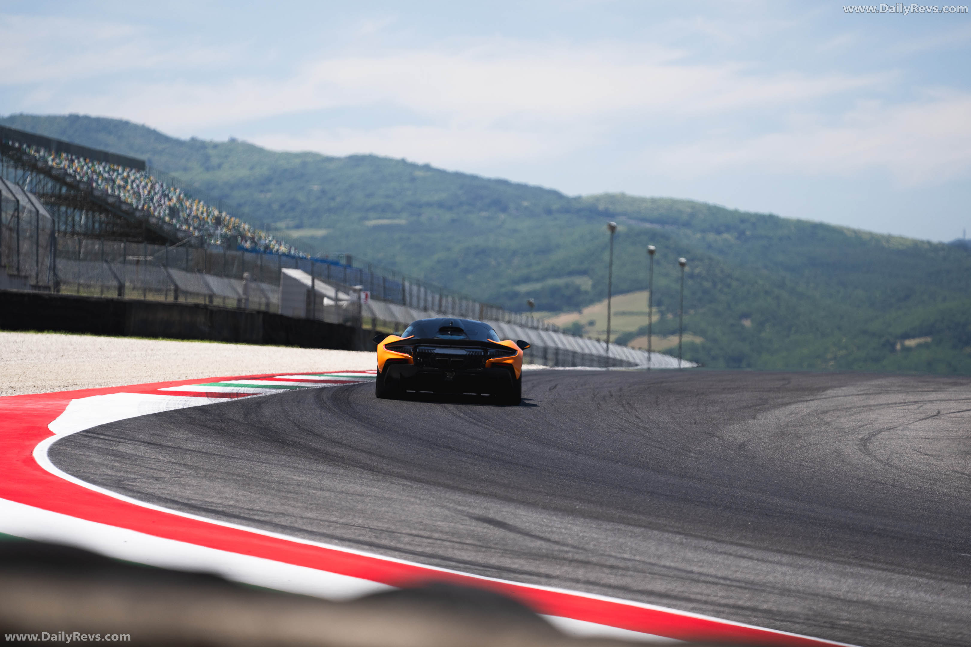 2025 McLaren W1 UK Version Rear View
