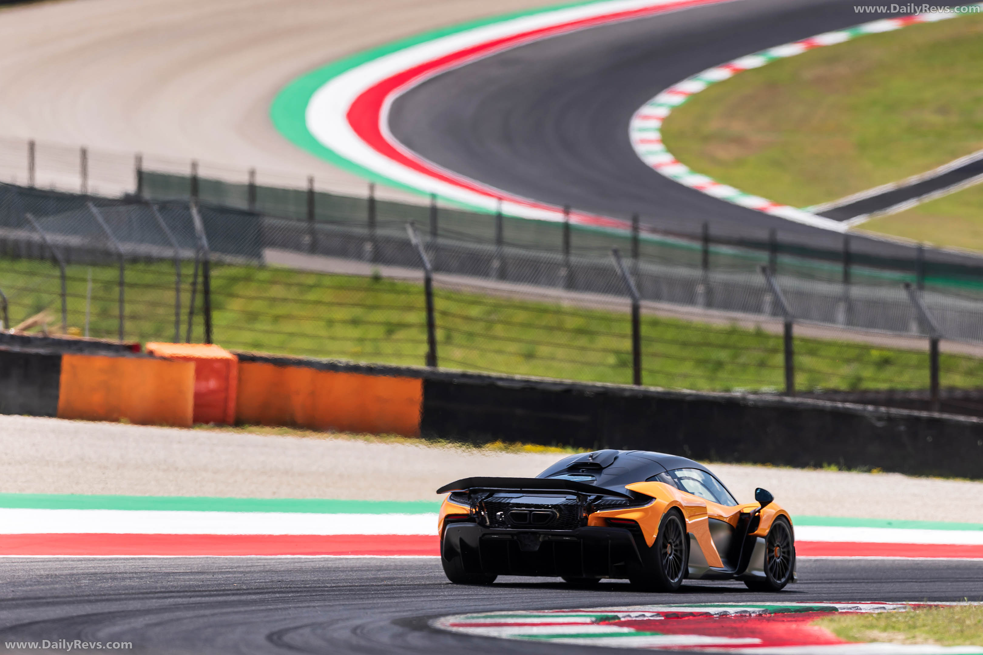 2025 McLaren W1 UK Version Rear View