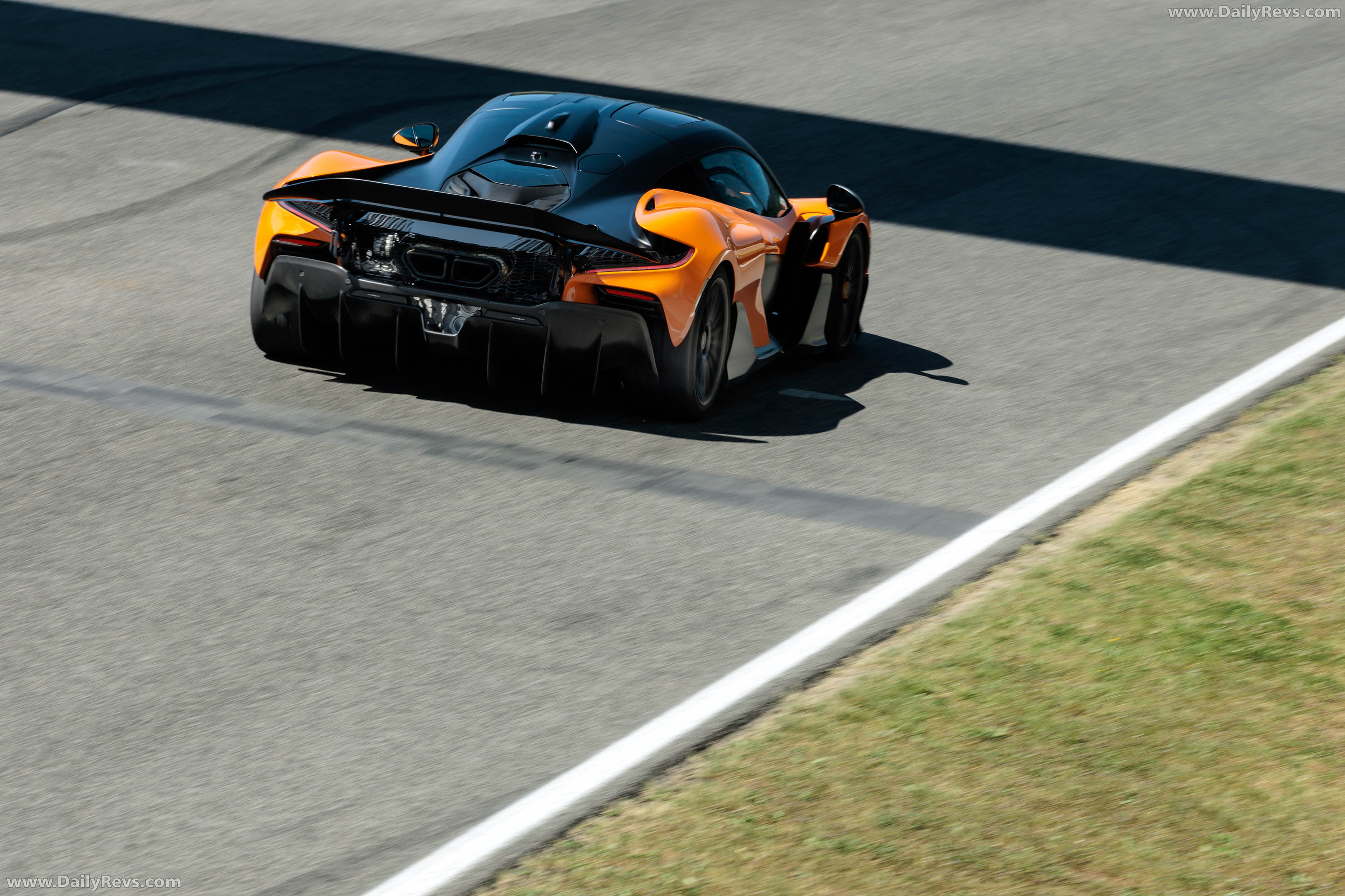 2025 McLaren W1 UK Version Rear View