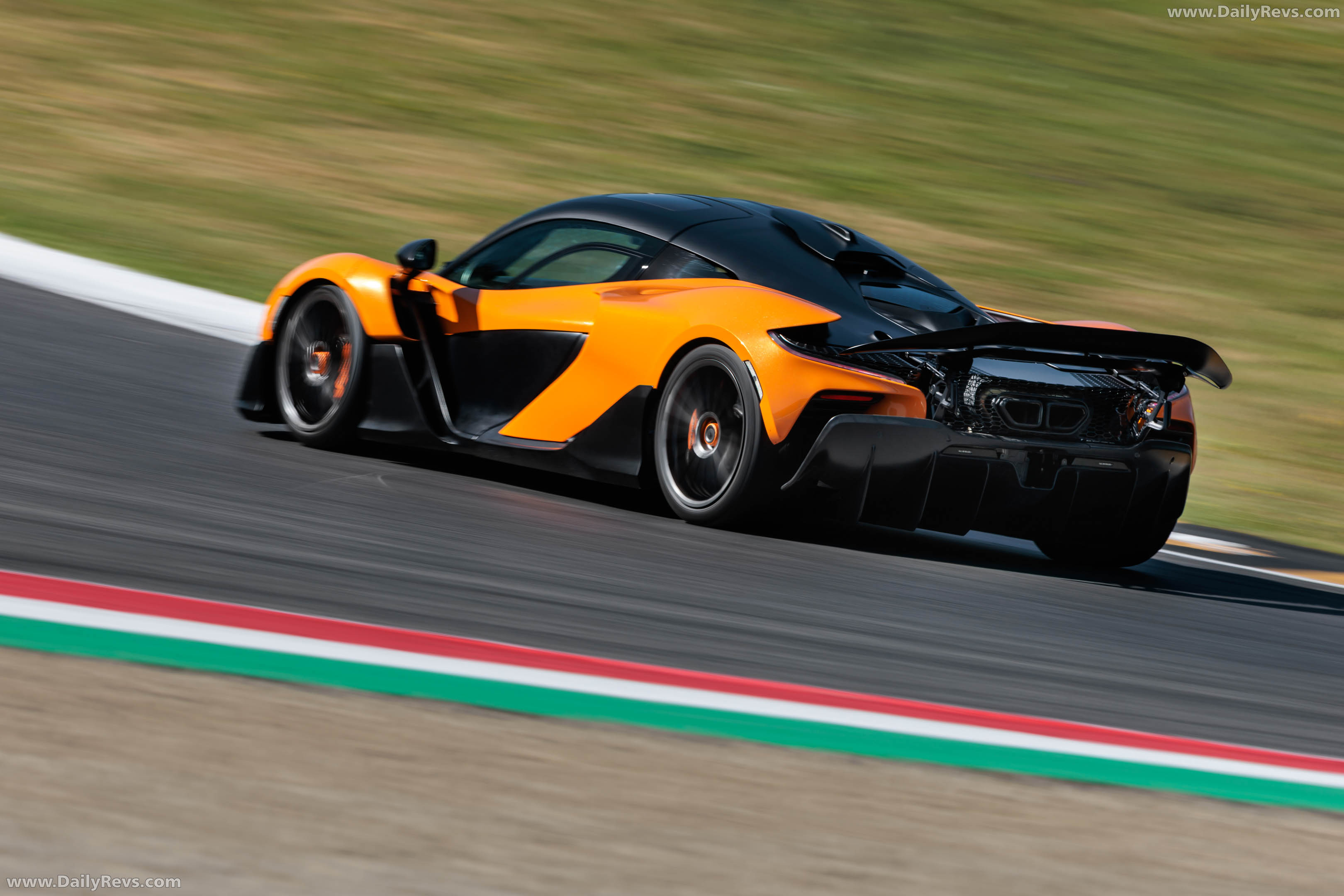 2025 McLaren W1 UK Version Rear View