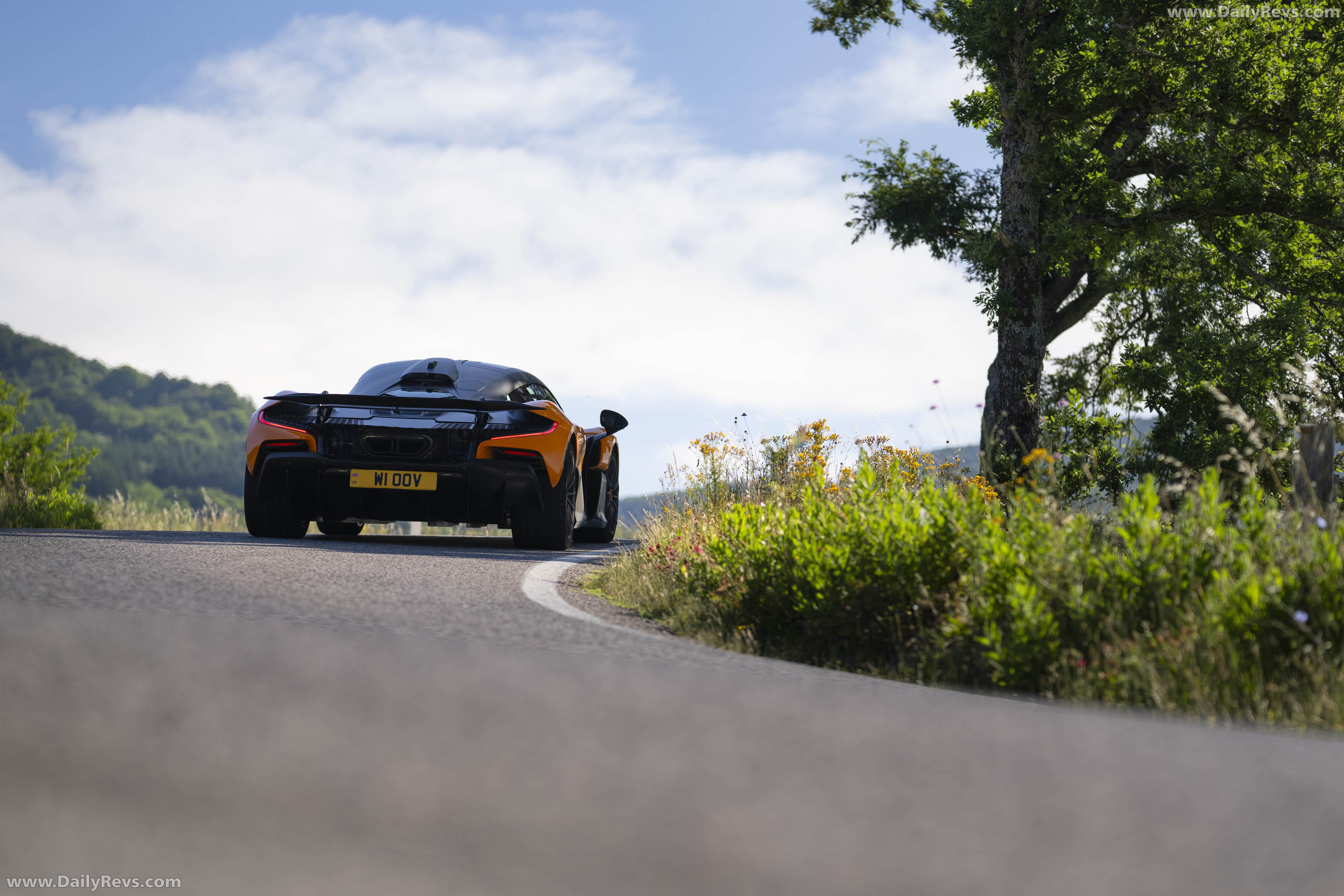 2025 McLaren W1 UK Version Rear View