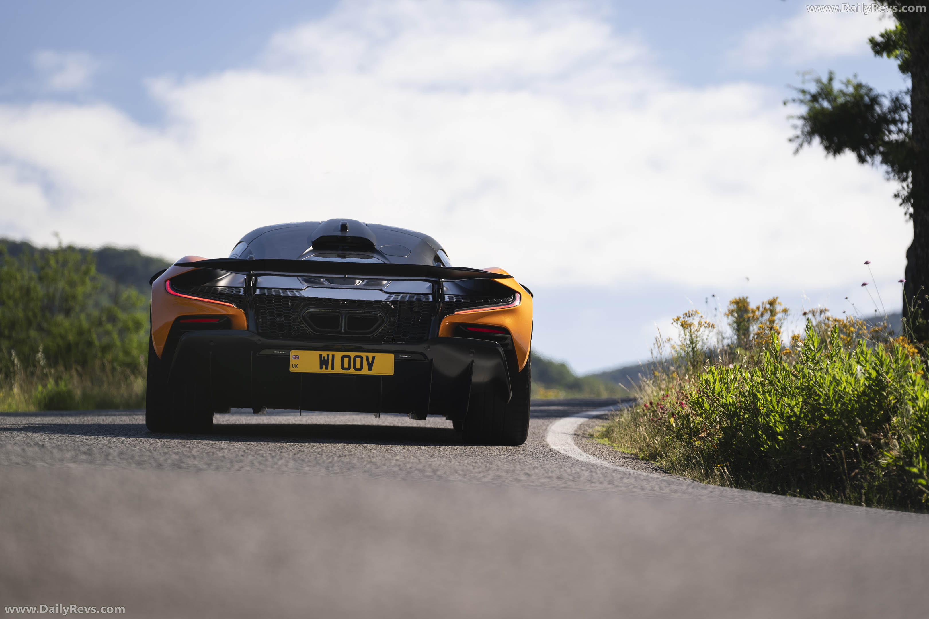2025 McLaren W1 UK Version Rear View