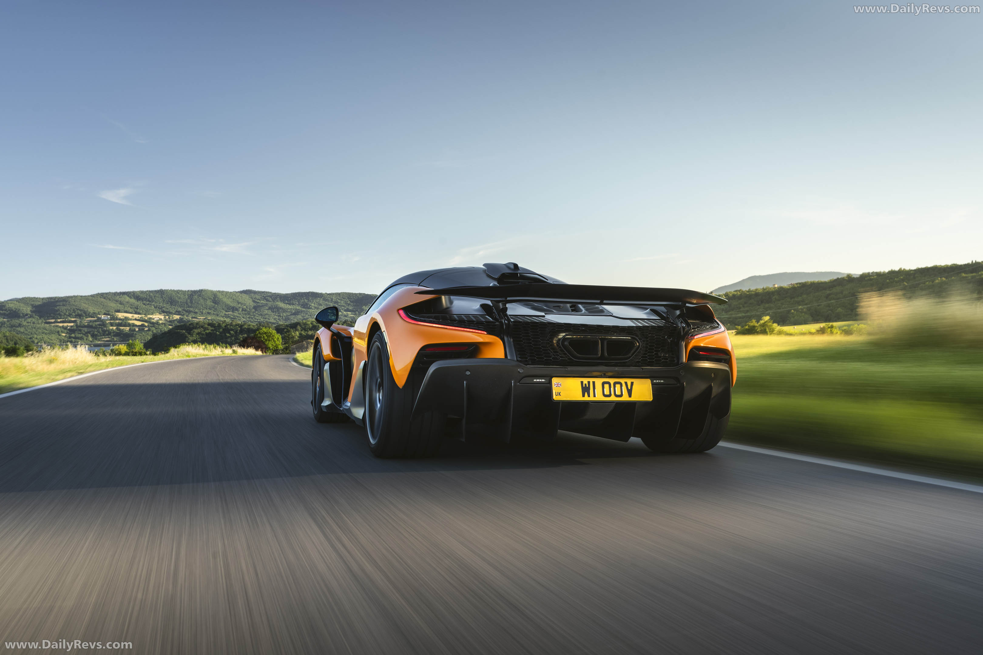 2025 McLaren W1 UK Version Rear View