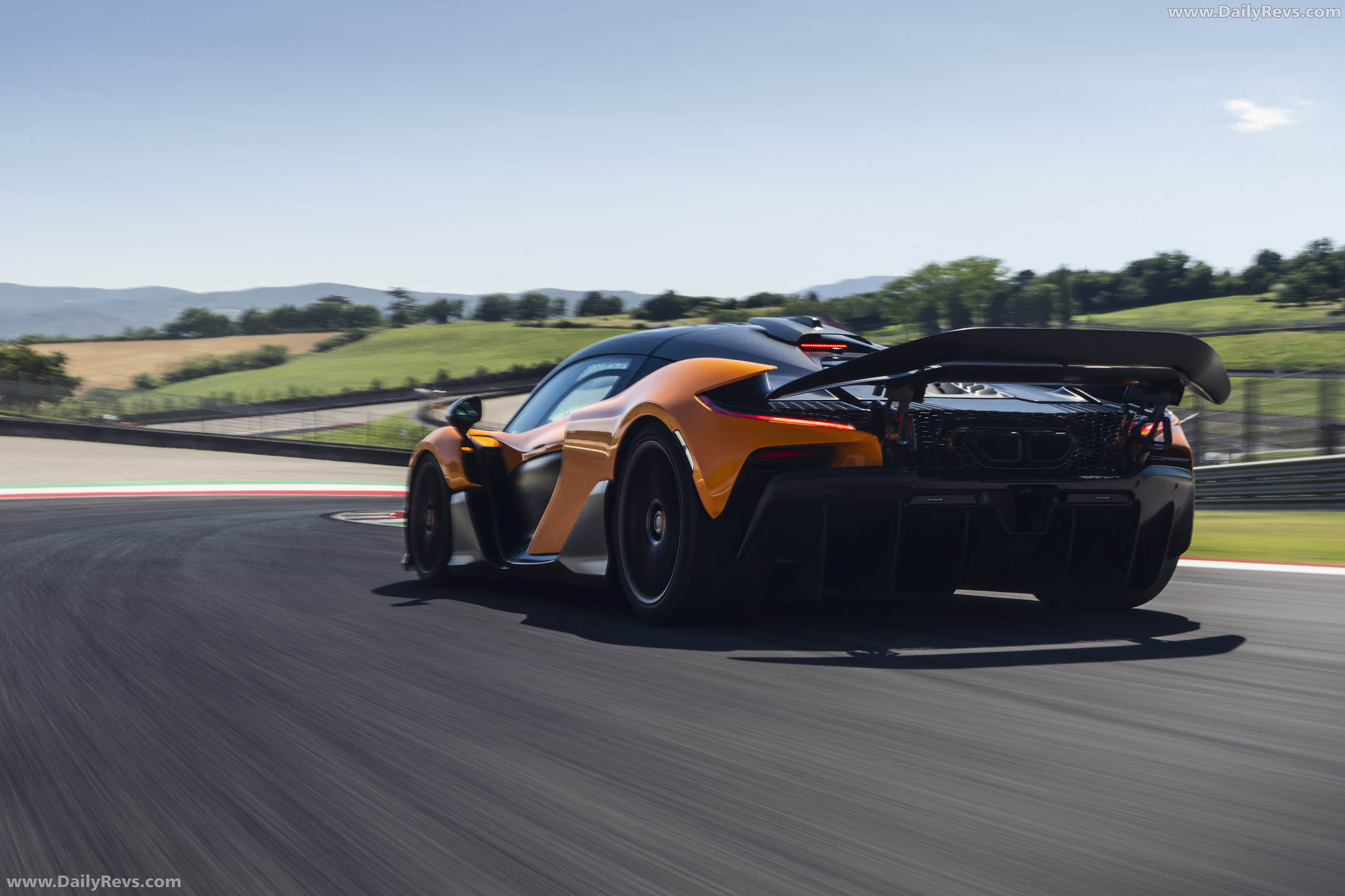 2025 McLaren W1 UK Version Rear View