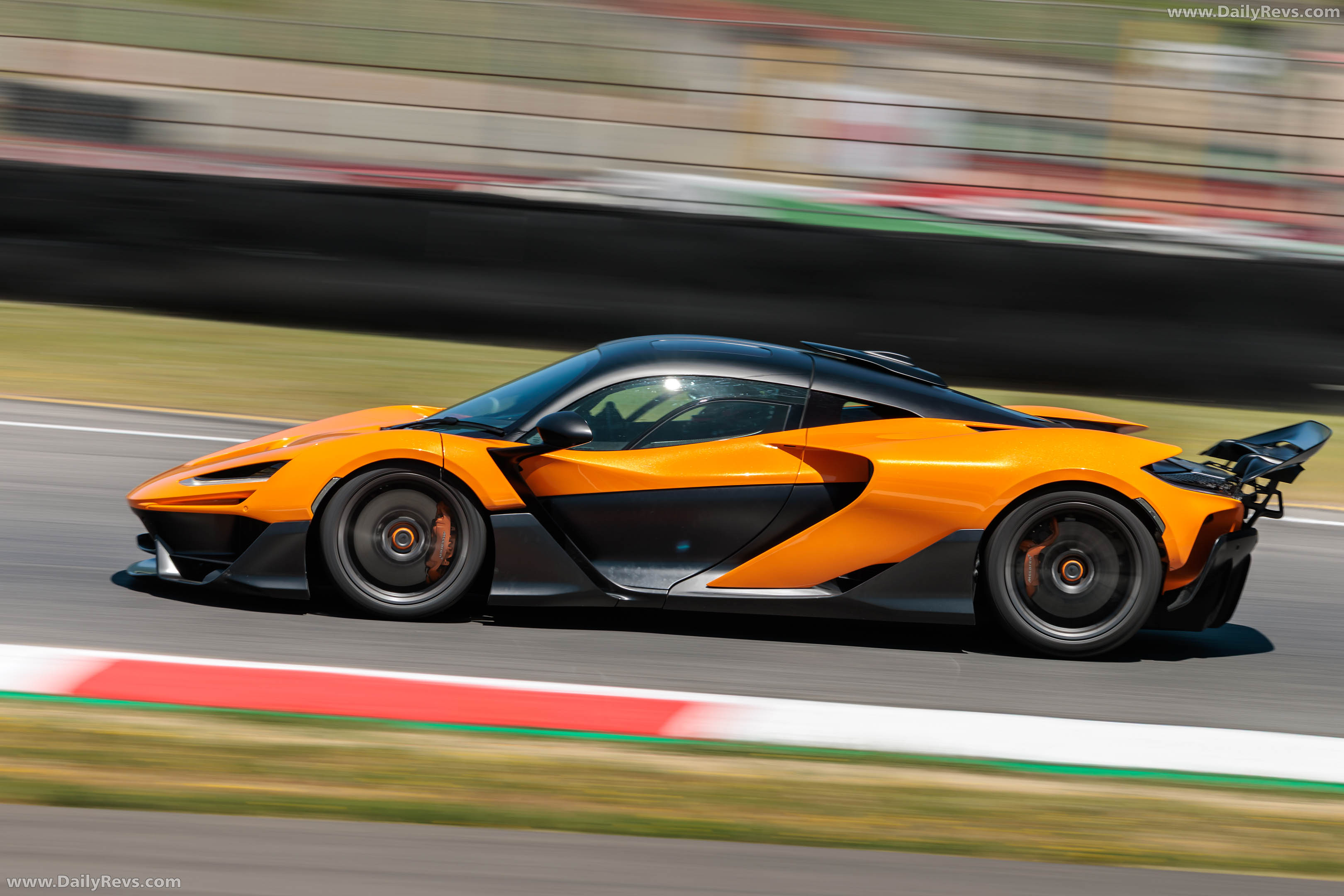 2025 McLaren W1 UK Version Side View