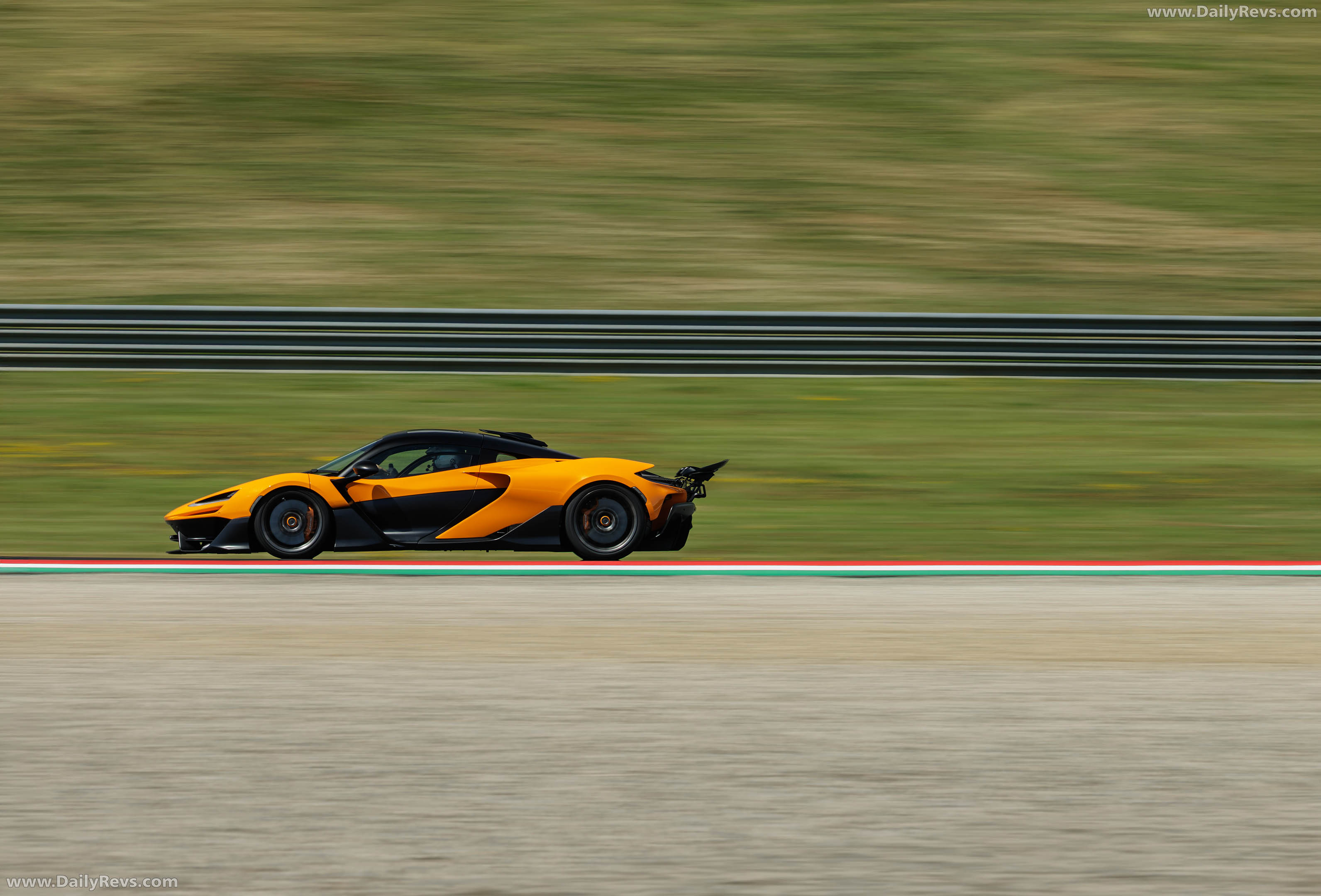 2025 McLaren W1 UK Version Side View