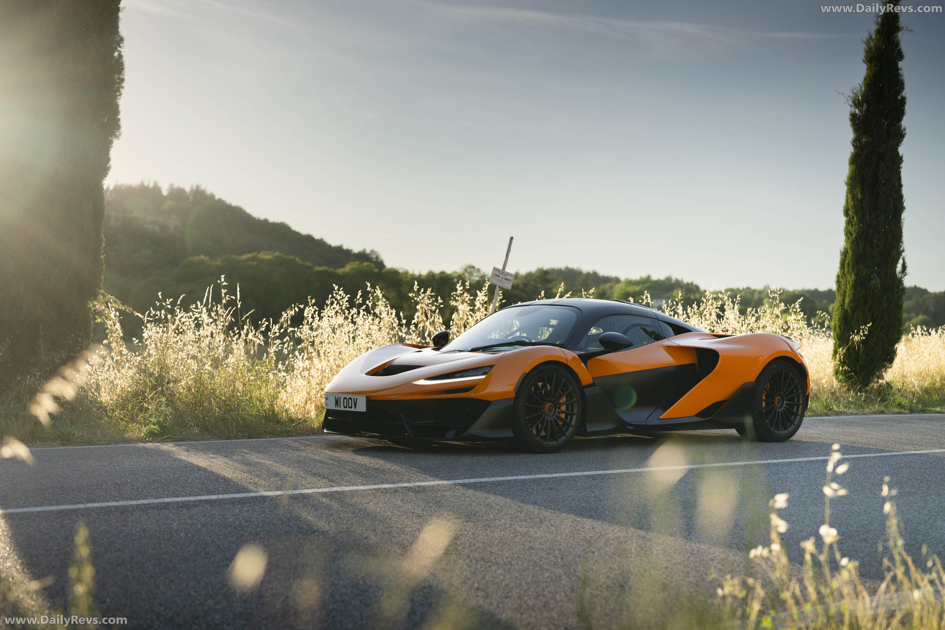 2025 McLaren W1 UK Version Side View