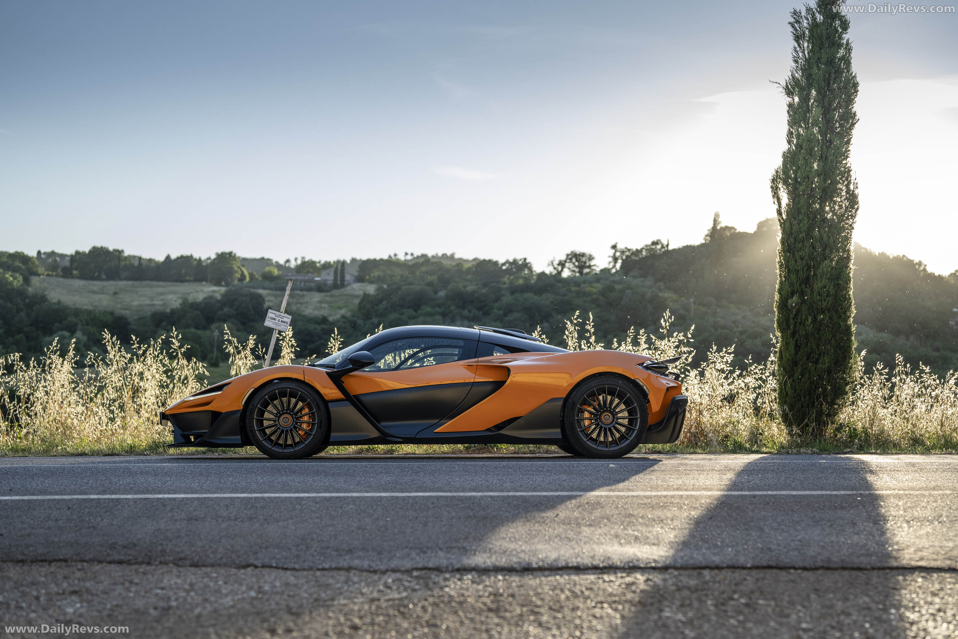 2025 McLaren W1 UK Version Side View