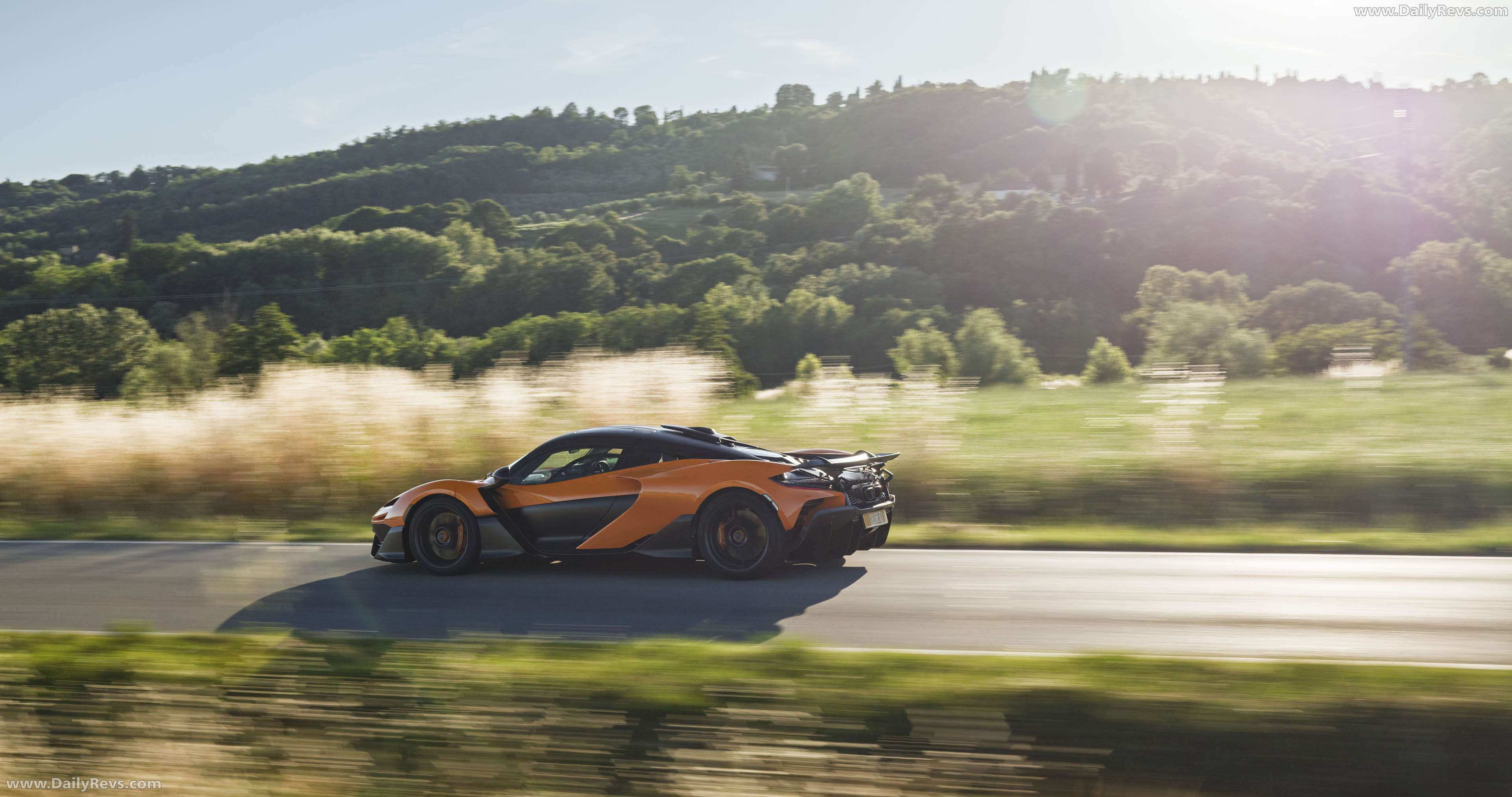 2025 McLaren W1 UK Version Side View