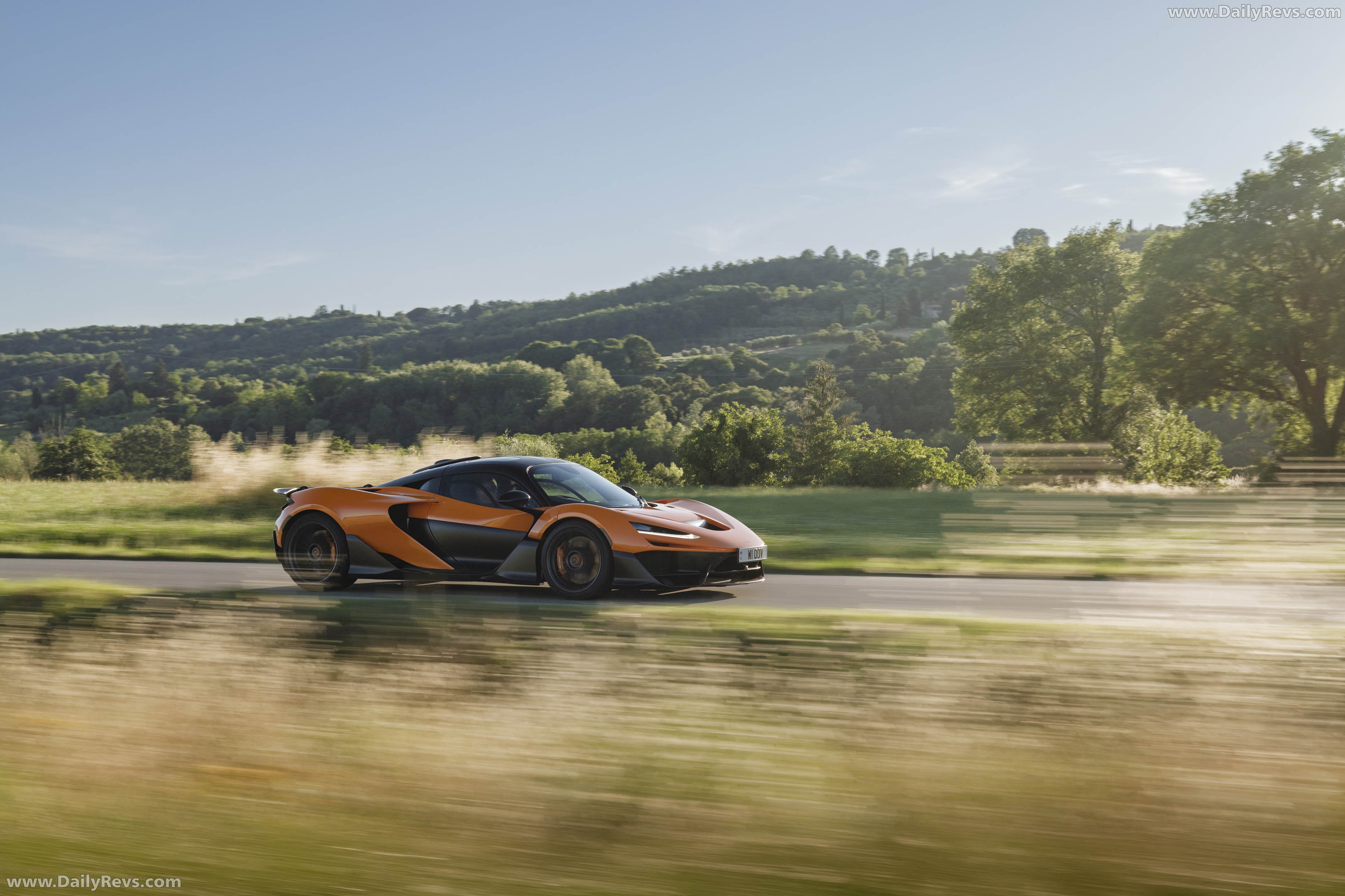 2025 McLaren W1 UK Version Side View