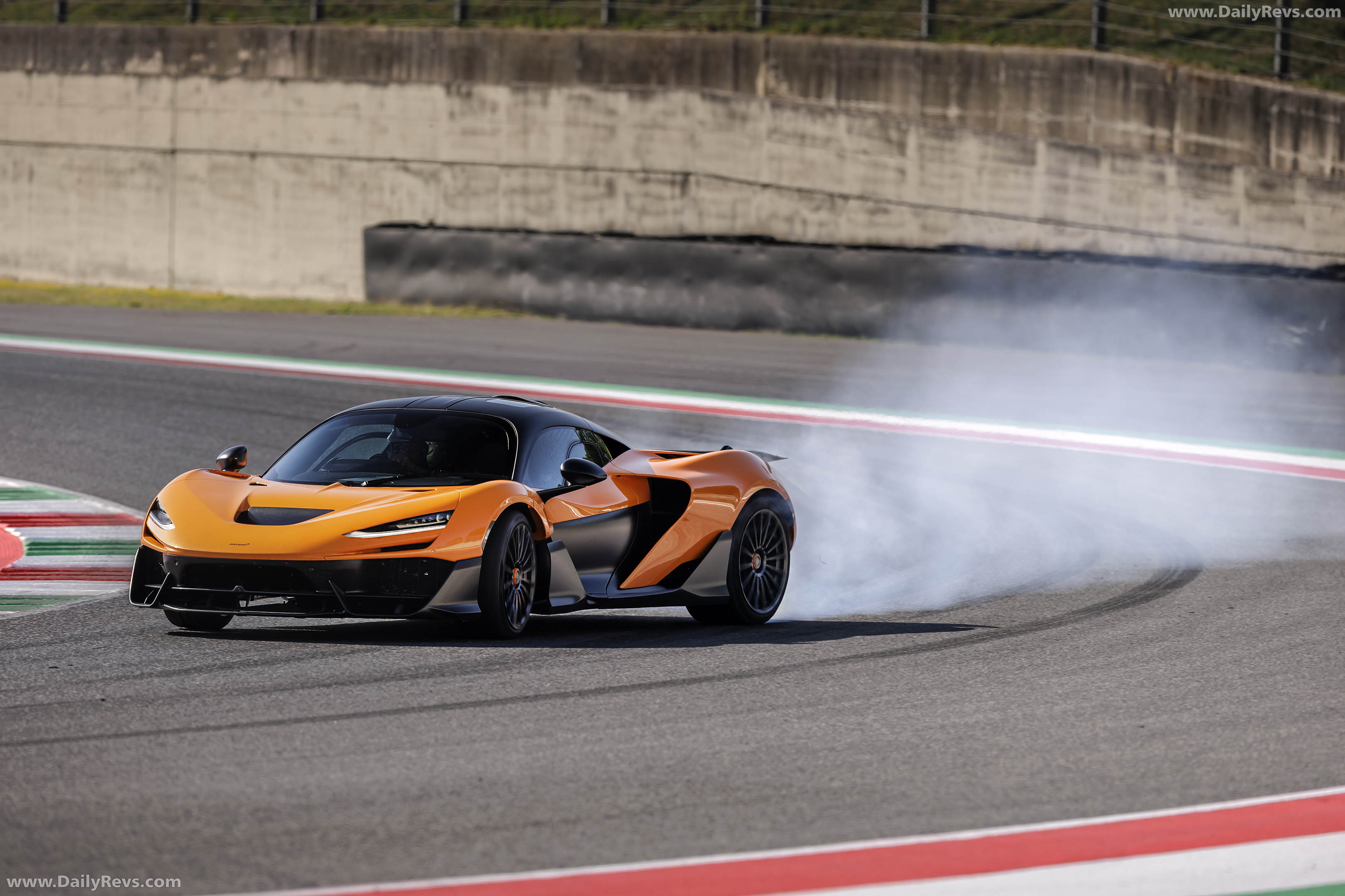 2025 McLaren W1 UK Version Front View