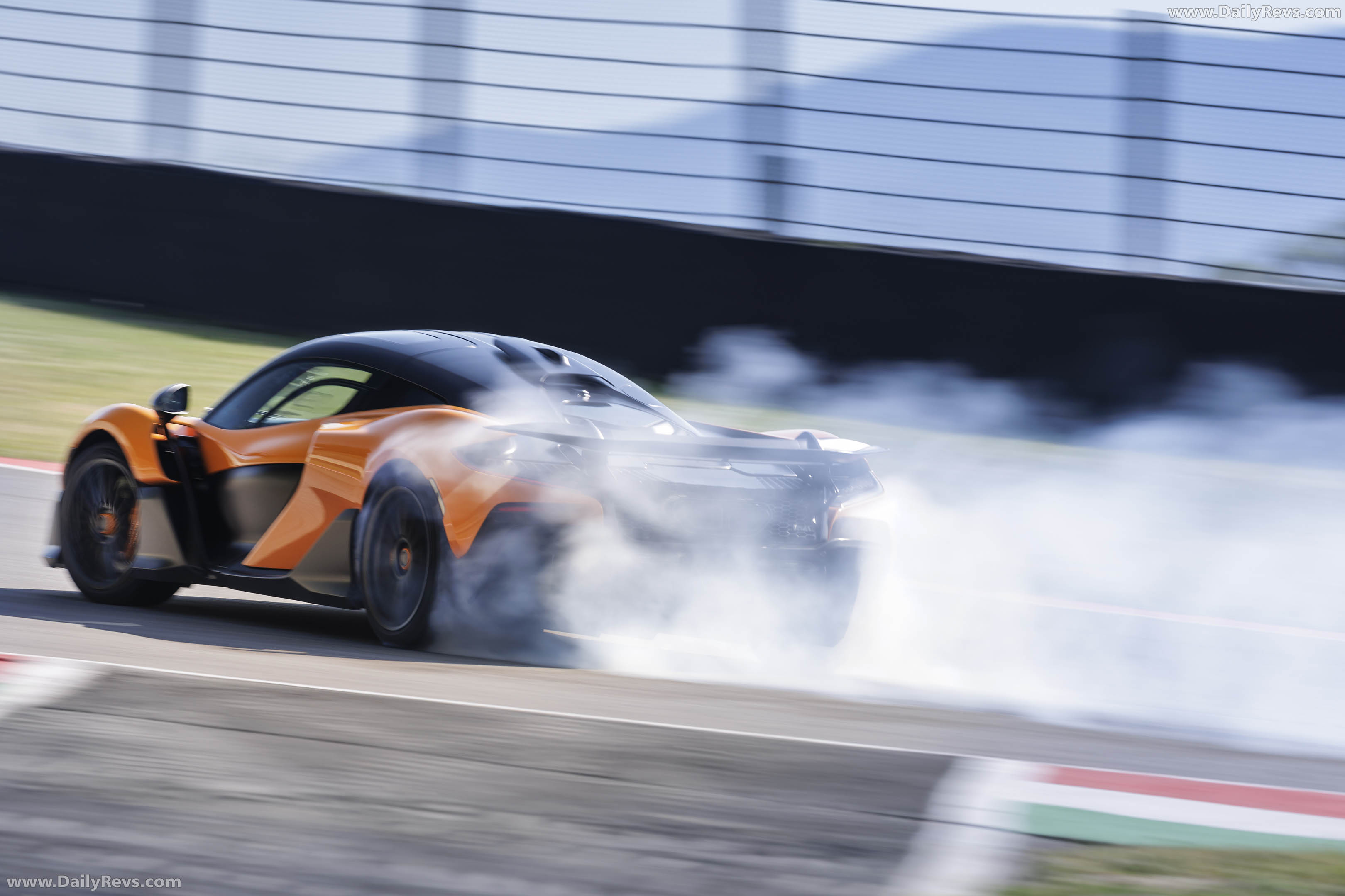 2025 McLaren W1 UK Version Rear View