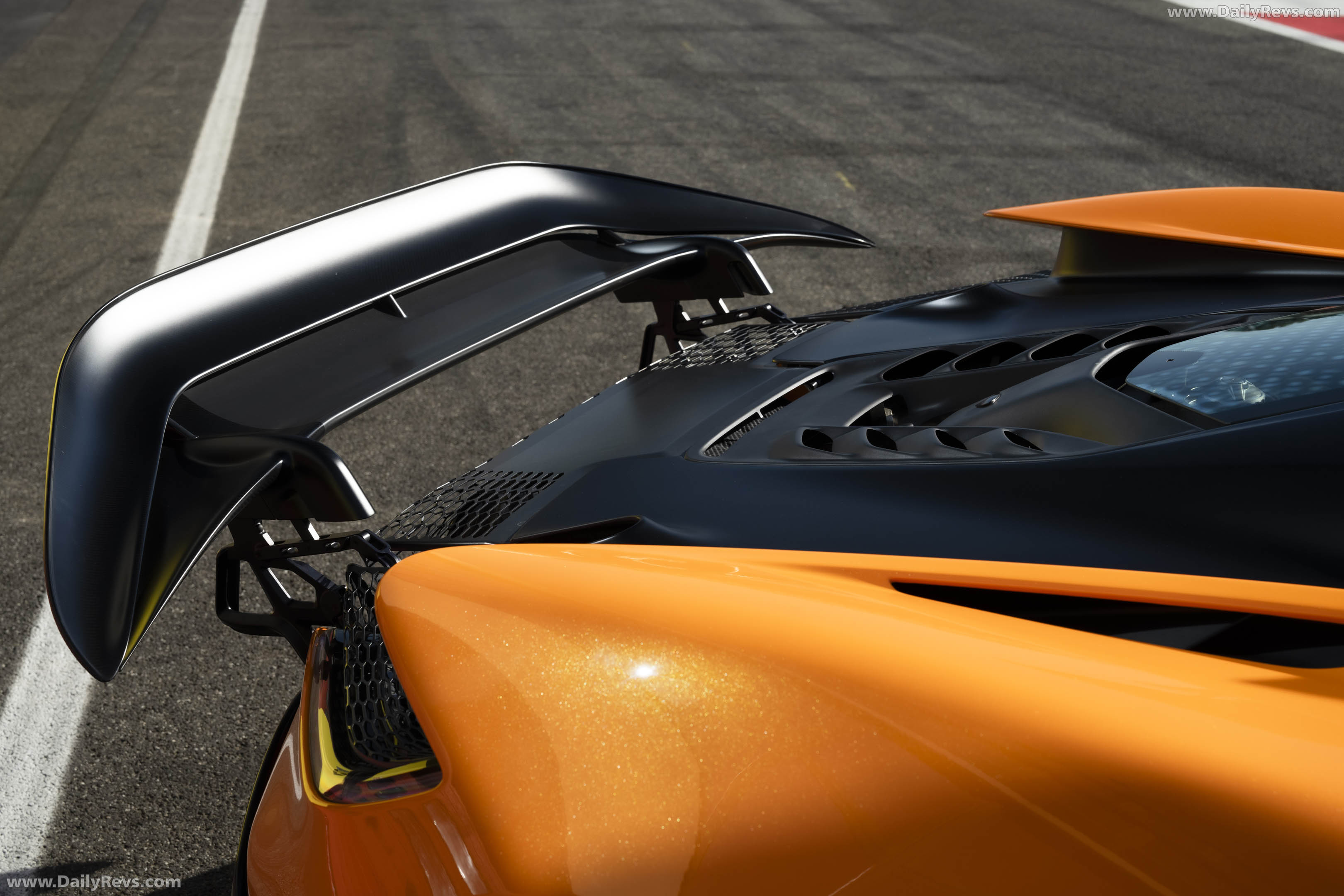 2025 McLaren W1 UK Version Exterior