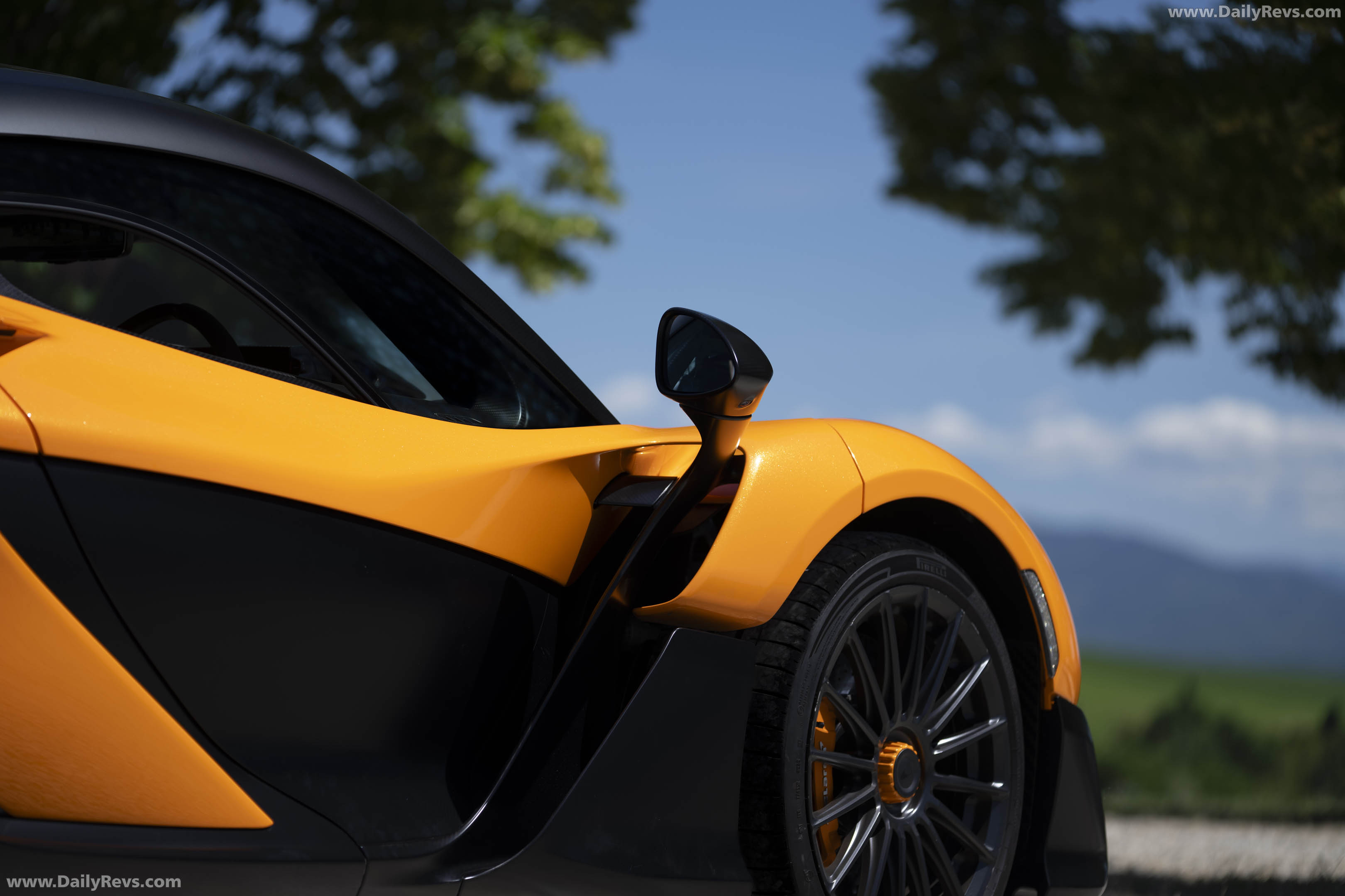 2025 McLaren W1 UK Version Exterior