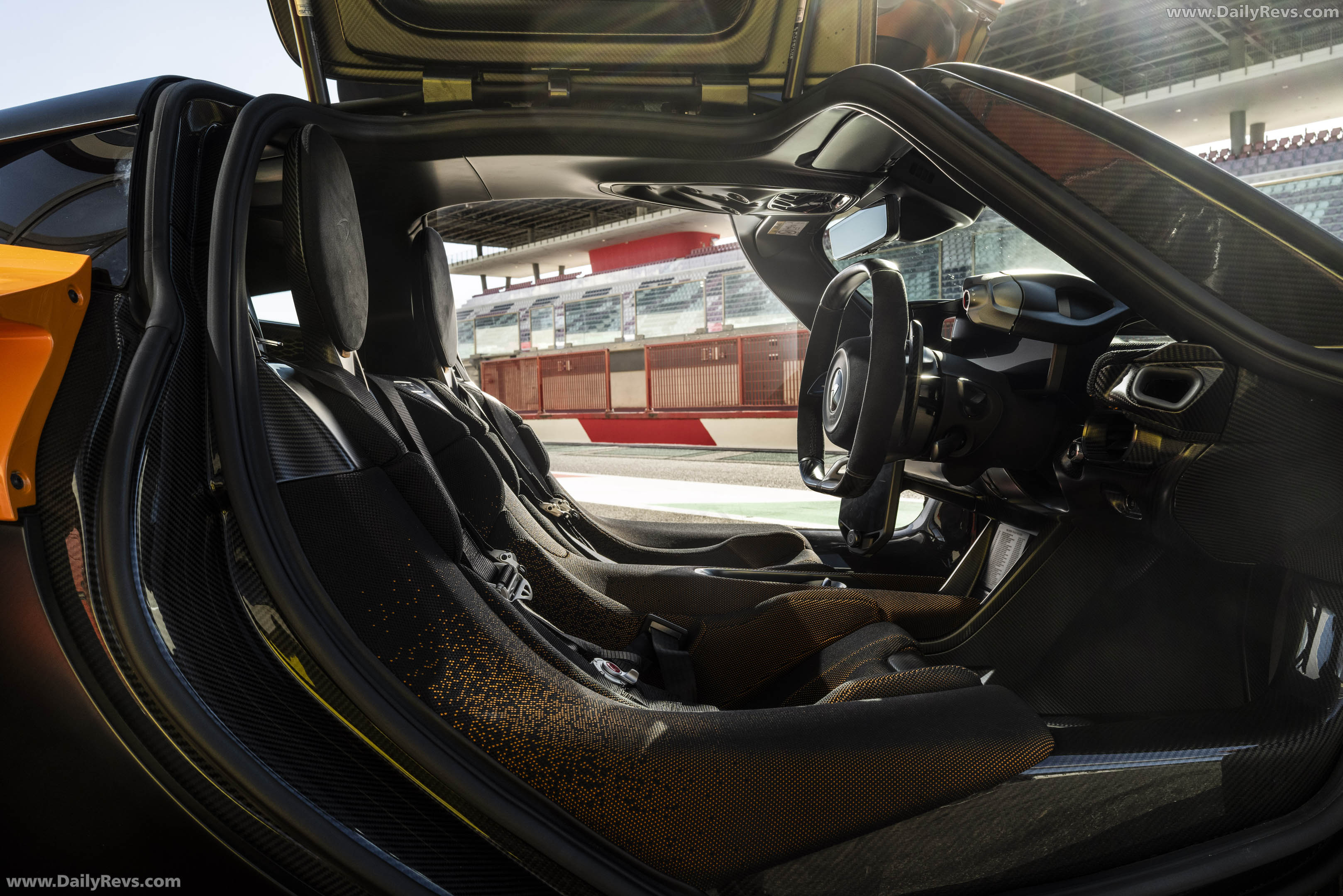 2025 McLaren W1 UK Version Interior