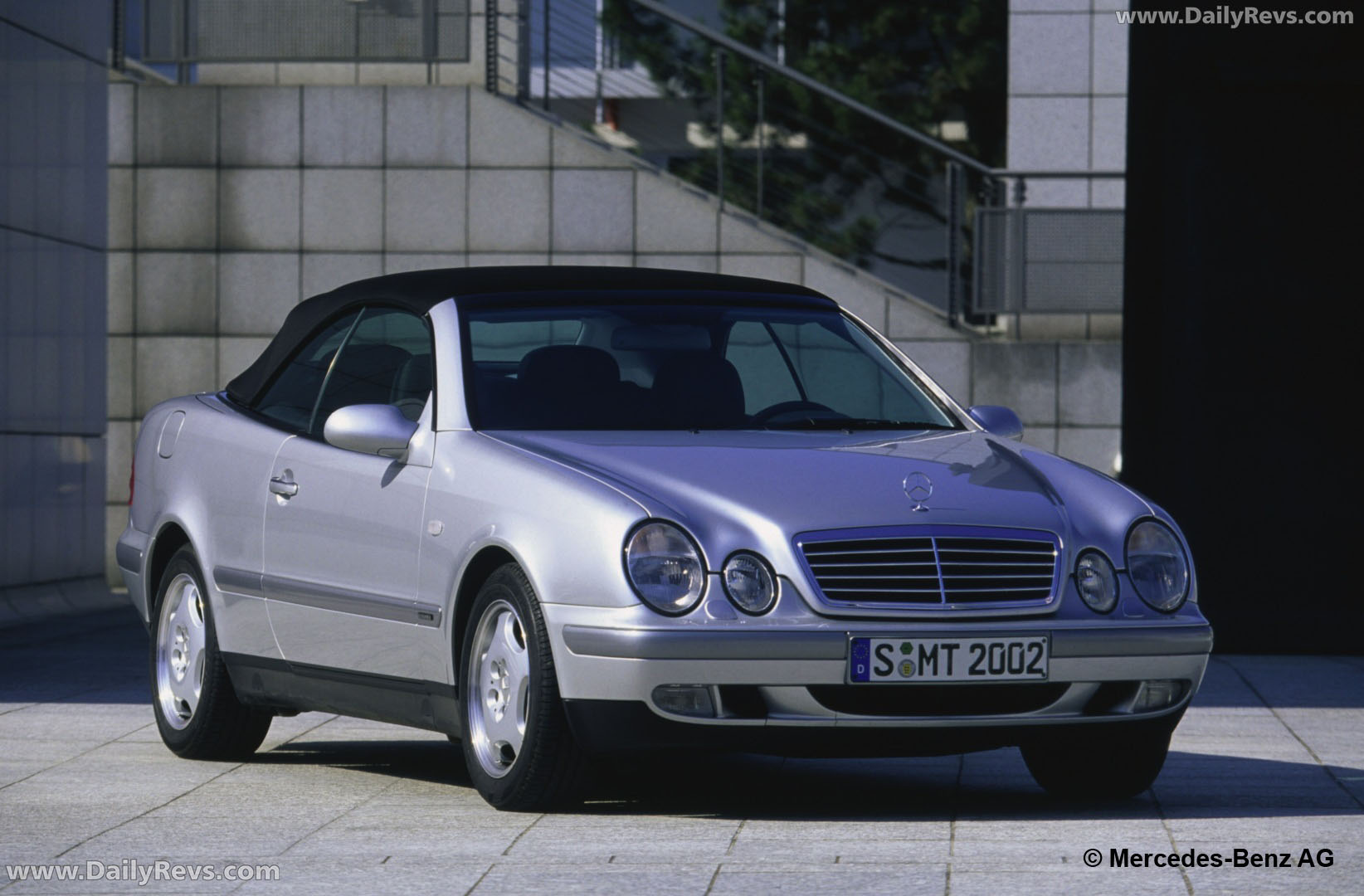 1998 Mercedes-Benz CLK Cabriolet C208 Front View
