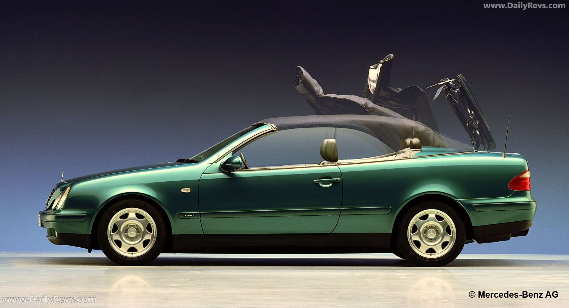 1998 Mercedes-Benz CLK Cabriolet C208 Side View