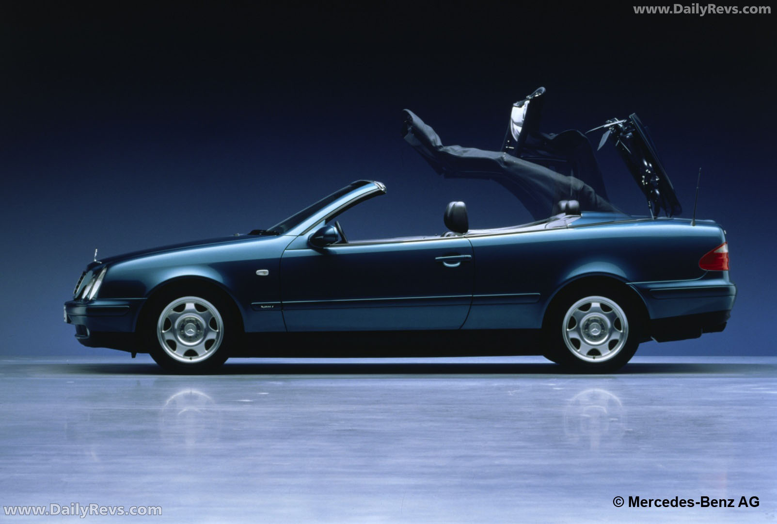 1998 Mercedes-Benz CLK Cabriolet C208 Side View