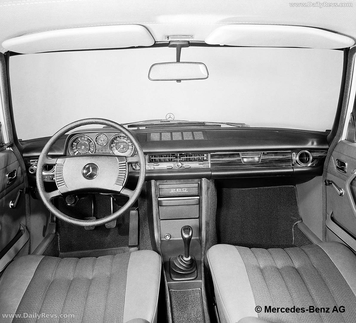 1976 Mercedes-Benz 280 E W123 Interior
