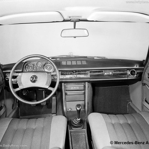 1976 Mercedes-Benz 280 E W123 Interior