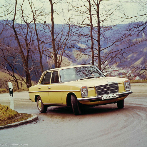 1974 Mercedes-Benz 240 D 3.0 Front View