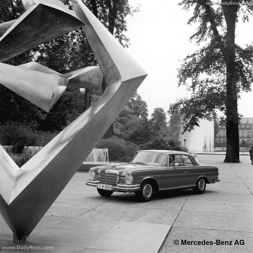 1969 Mercedes-Benz 280 SE 3.5 Coupe W111 Front View