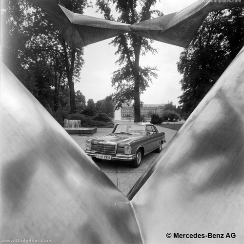 1969 Mercedes-Benz 280 SE 3.5 Coupe W111 Front View