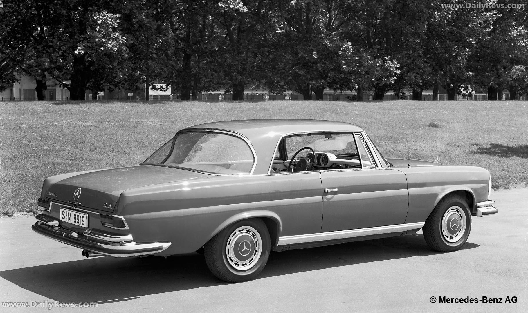 1969 Mercedes-Benz 280 SE 3.5 Coupe W111 Rear View