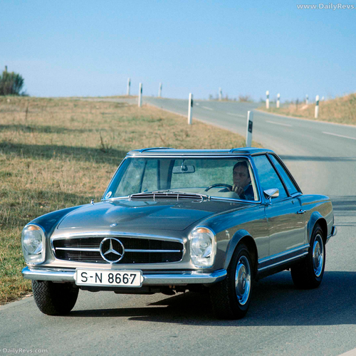 1968 Mercedes-Benz 280 SL Pagoda W113 Front View