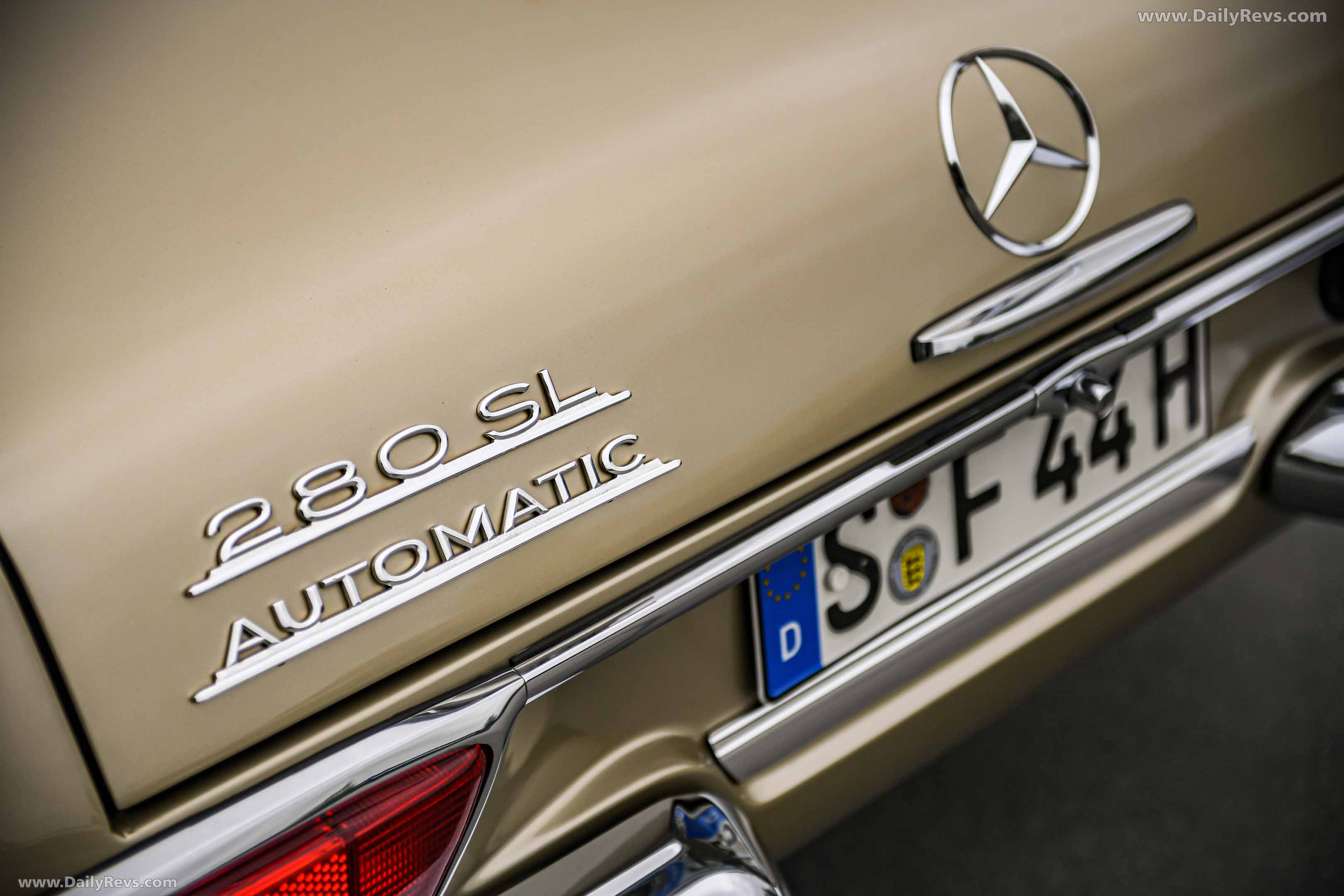 1968 Mercedes-Benz 280 SL Pagoda W113 Exterior
