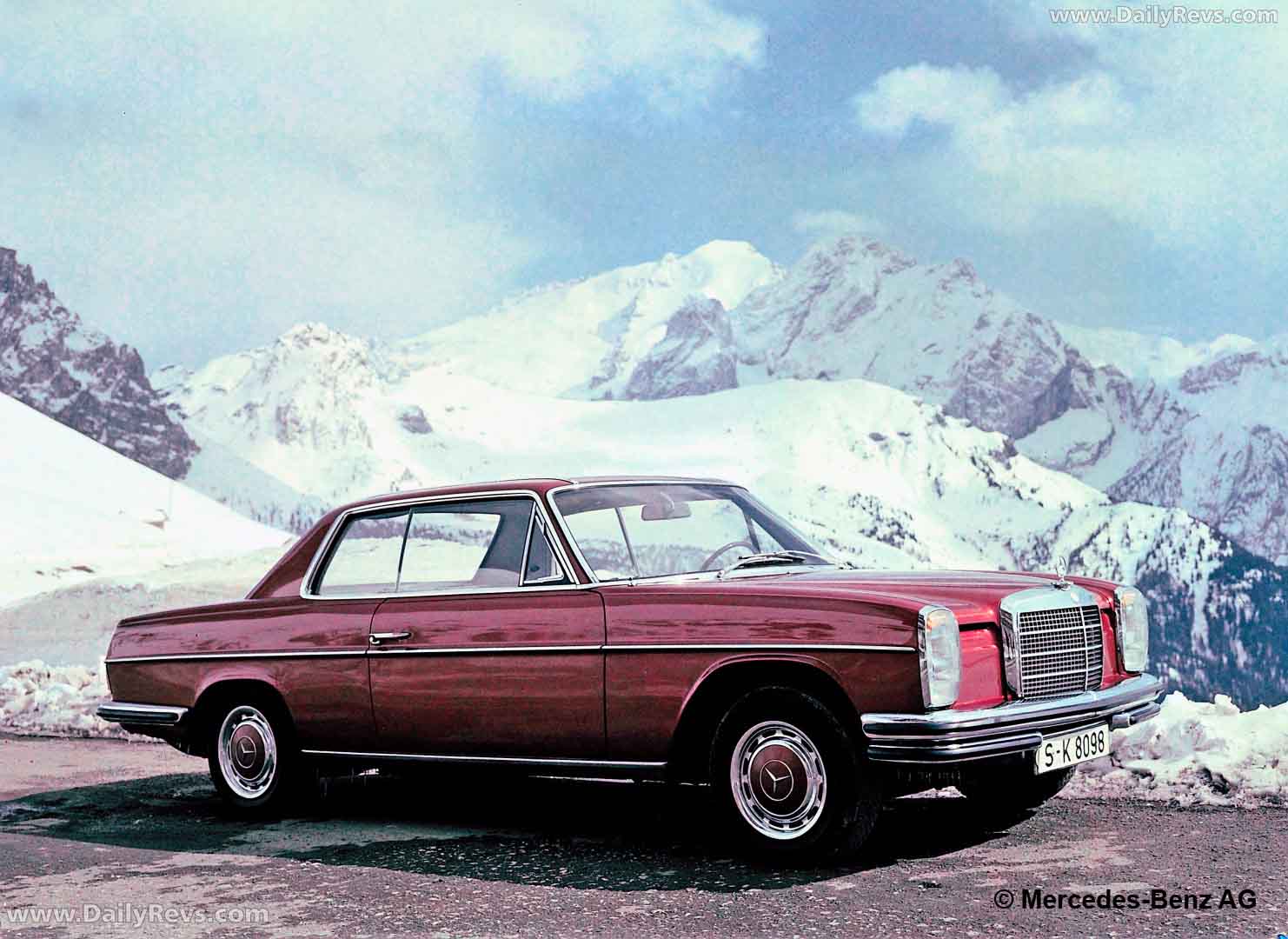 1967 Mercedes-Benz 250C W114 Front View