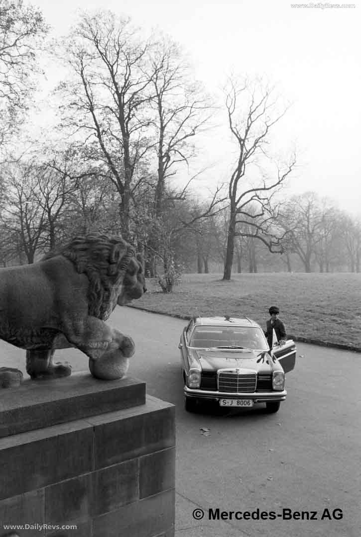 1967 Mercedes-Benz 250C W114 Front View