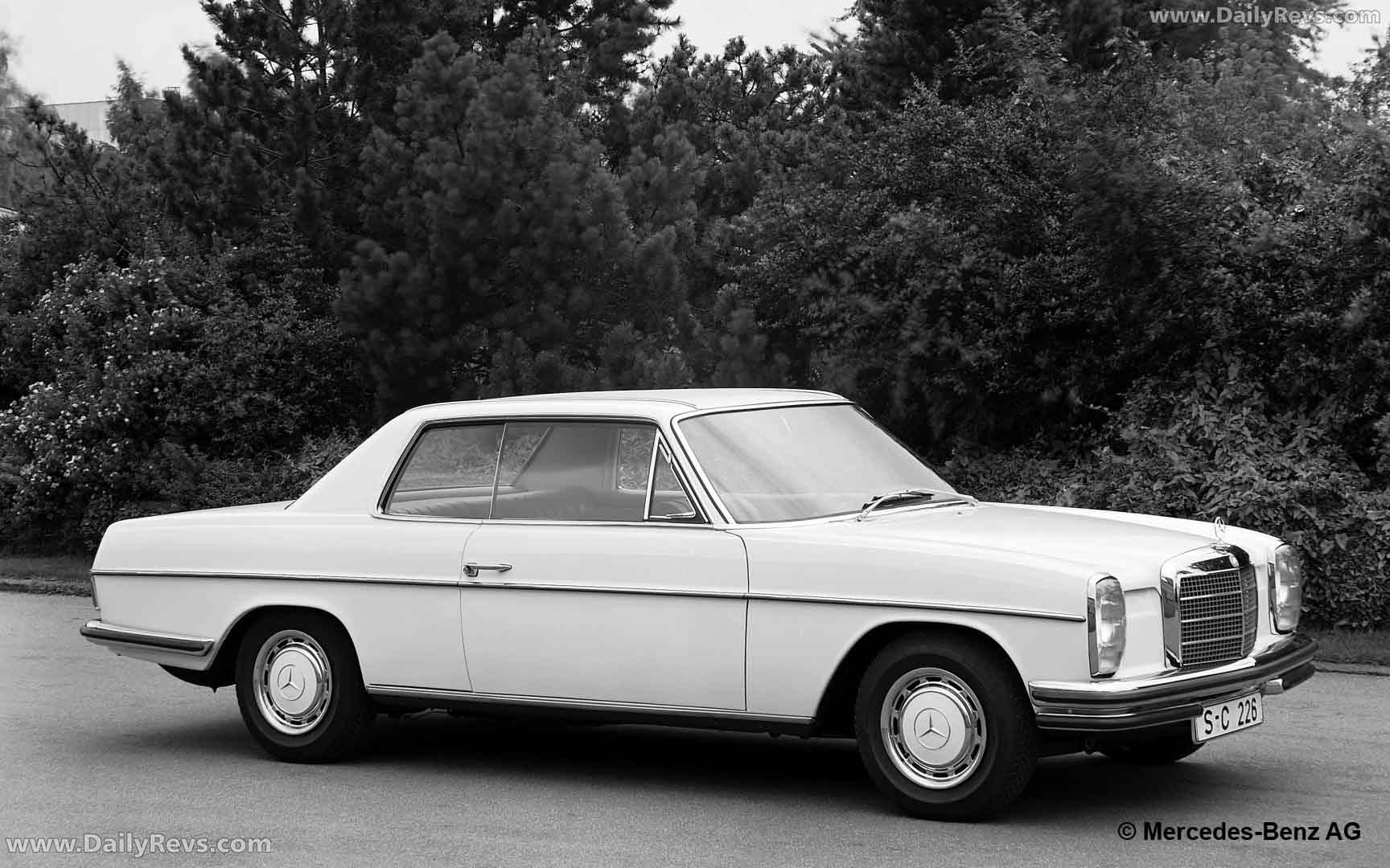 1967 Mercedes-Benz 250C W114 Front View