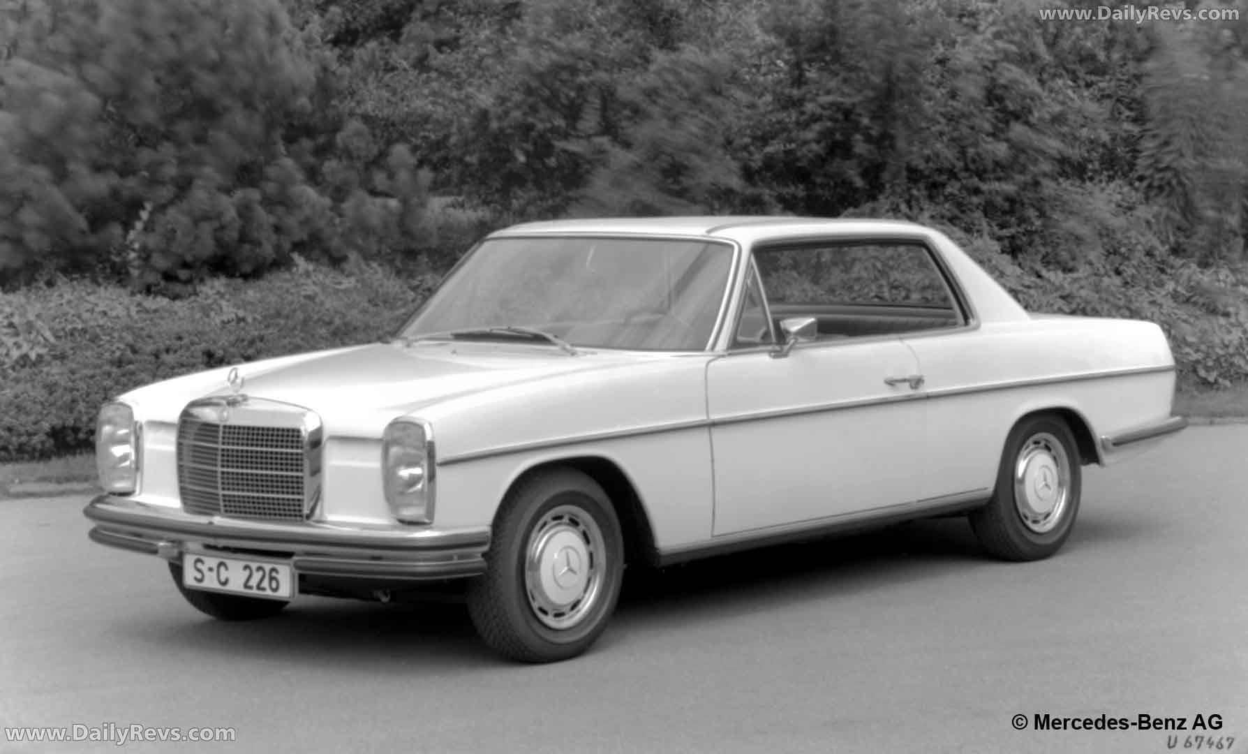 1967 Mercedes-Benz 250C W114 Front View