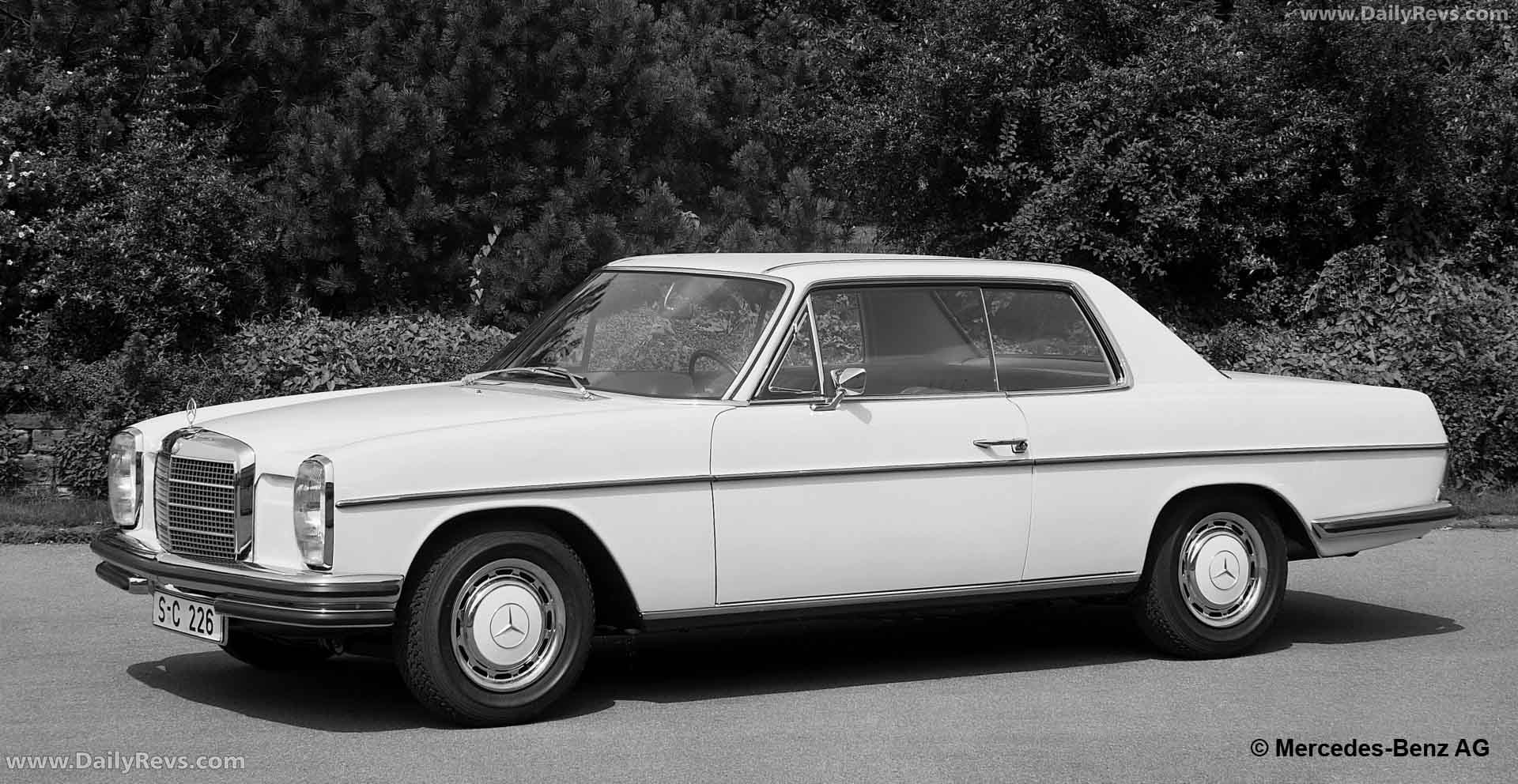 1967 Mercedes-Benz 250C W114 Front View