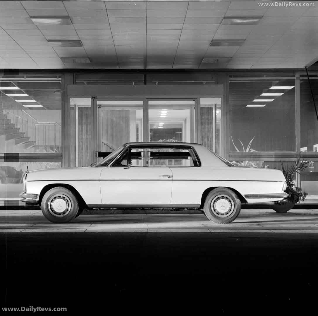 1967 Mercedes-Benz 250C W114 Side View