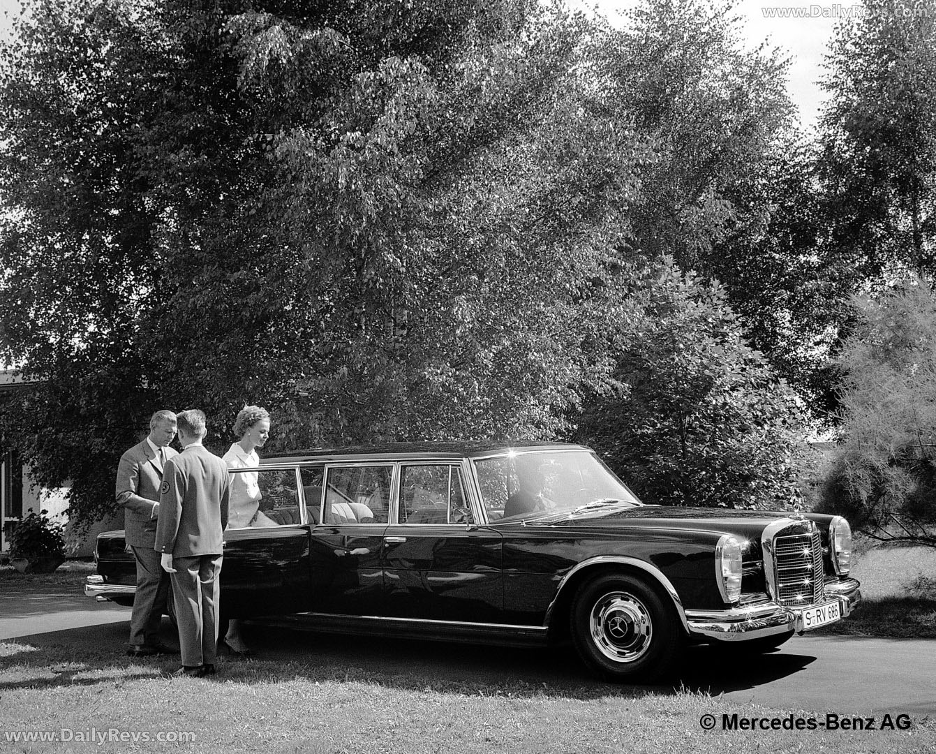1964 Mercedes-Benz 600 Pullman Limousine W100 Front View