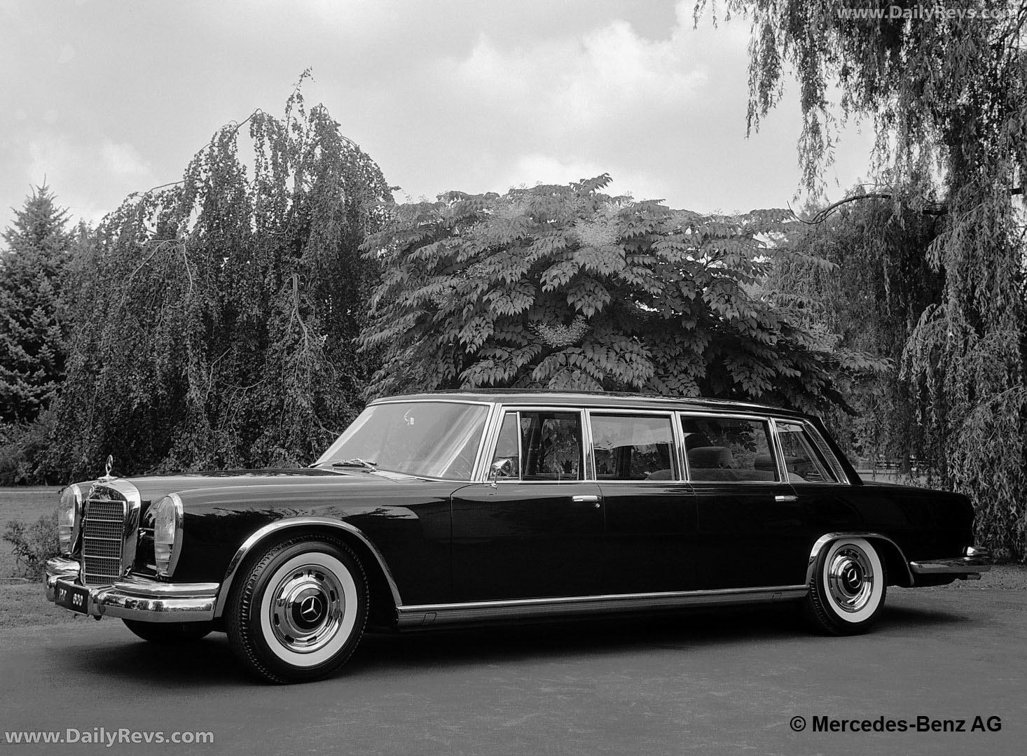 1964 Mercedes-Benz 600 Pullman Limousine W100 Front View