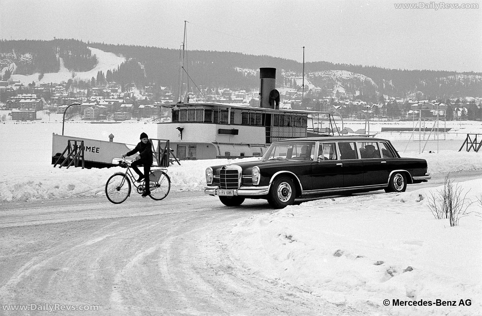 1964 Mercedes-Benz 600 Pullman Limousine W100 Front View