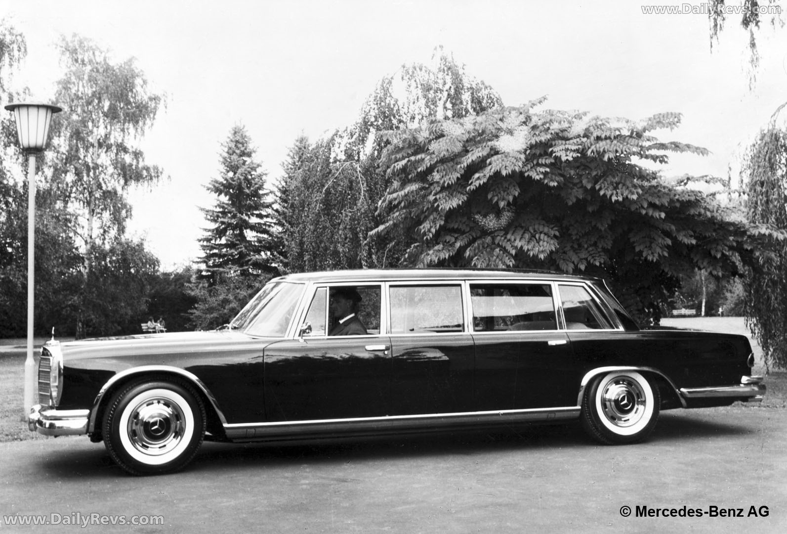 1964 Mercedes-Benz 600 Pullman Limousine W100 Side View