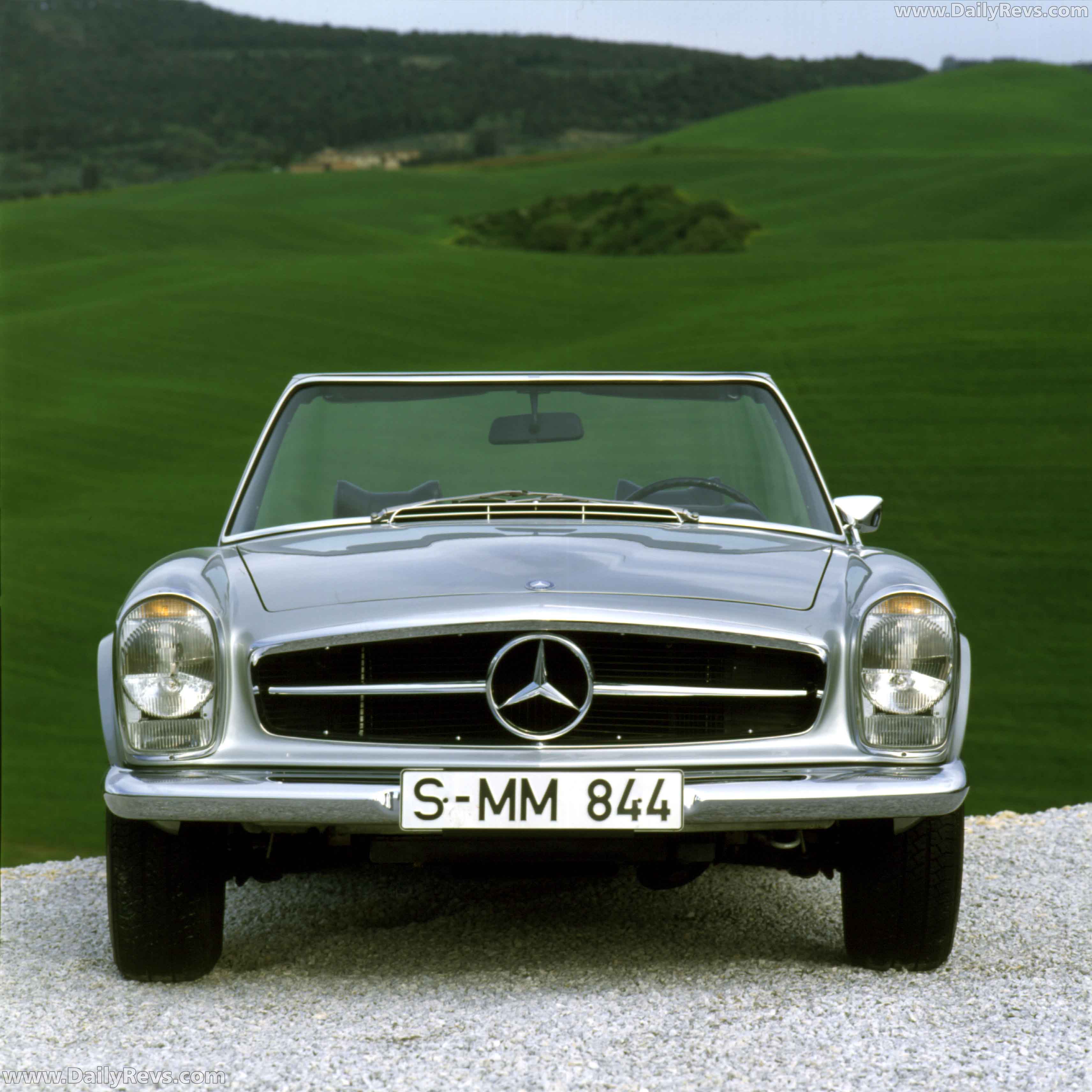 1963 Mercedes-Benz 230 SL Roadster W113 Front View