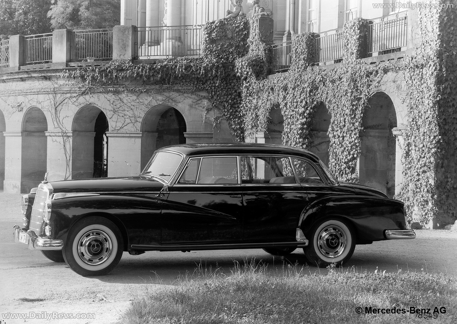 1959 Mercedes-Benz 300d W189 Front View