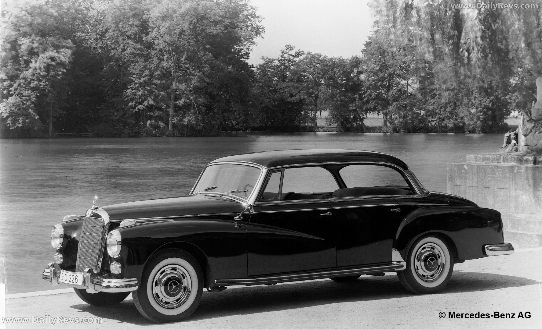 1959 Mercedes-Benz 300d W189 Front View