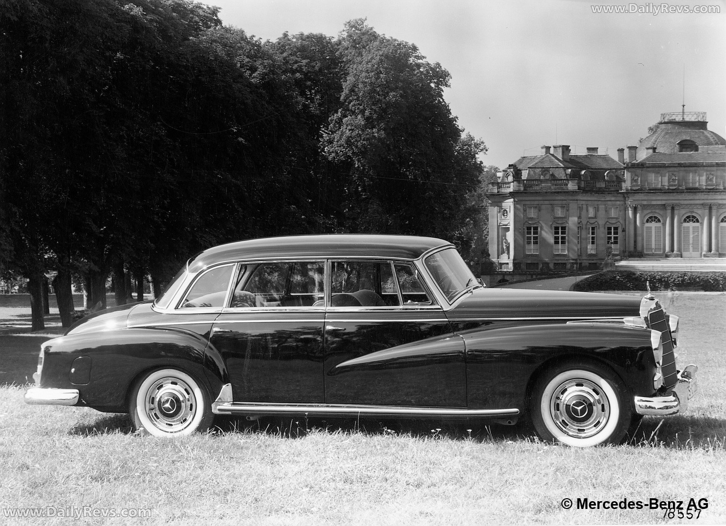 1959 Mercedes-Benz 300d W189 Side View