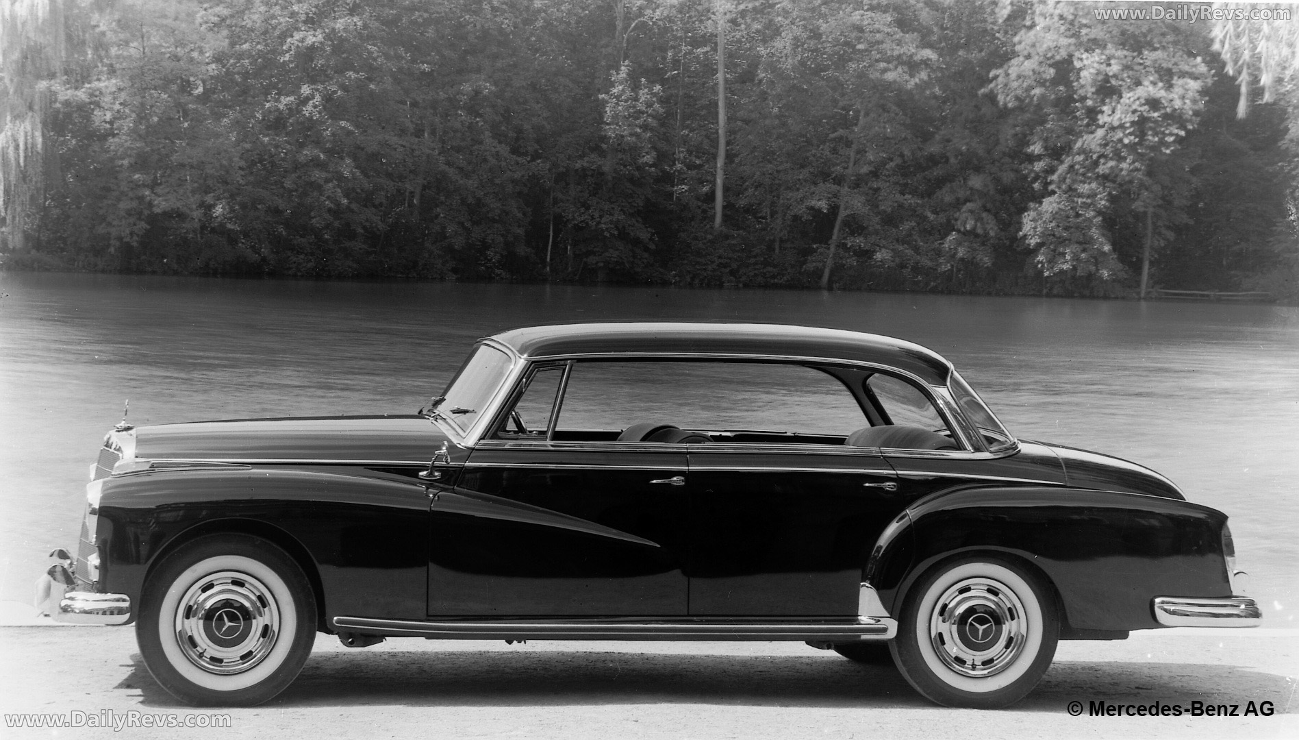 1959 Mercedes-Benz 300d W189 Side View