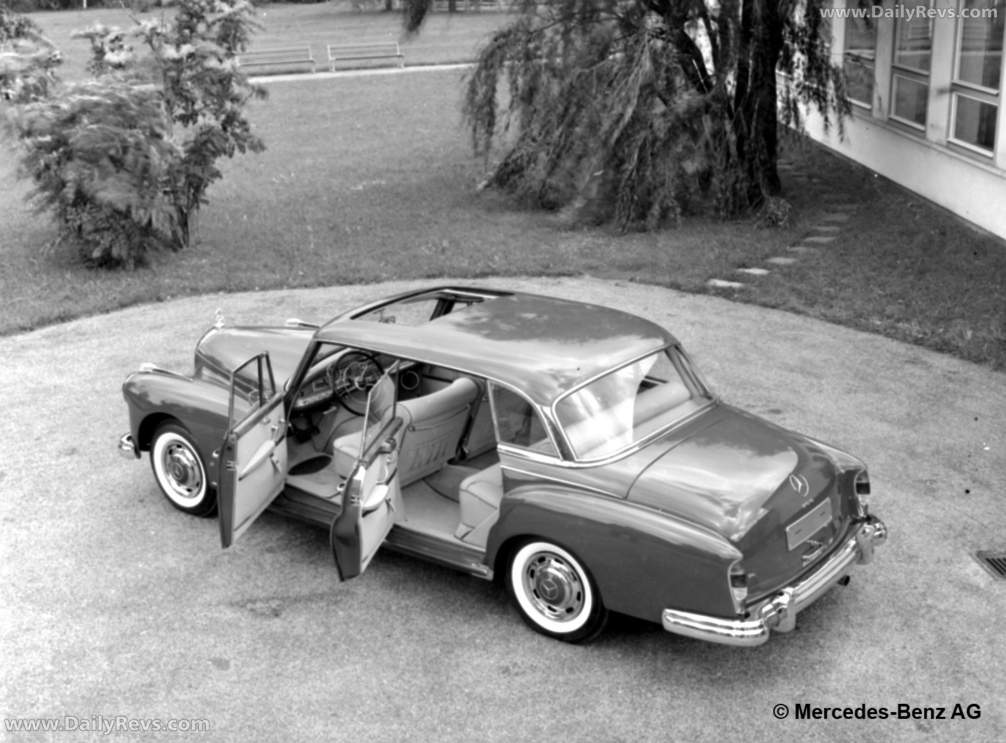 1959 Mercedes-Benz 300d W189 Top View