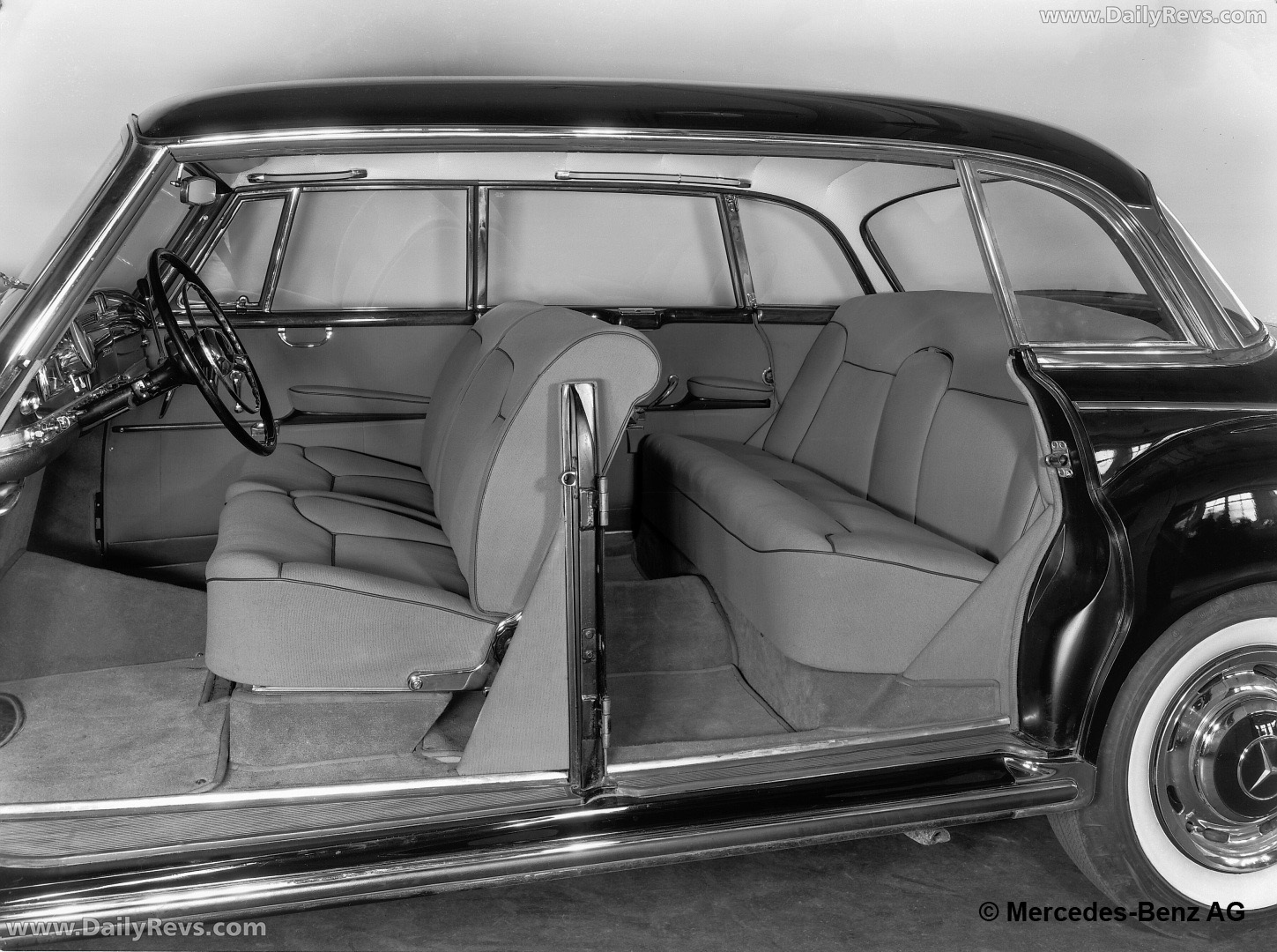 1959 Mercedes-Benz 300d W189 Interior