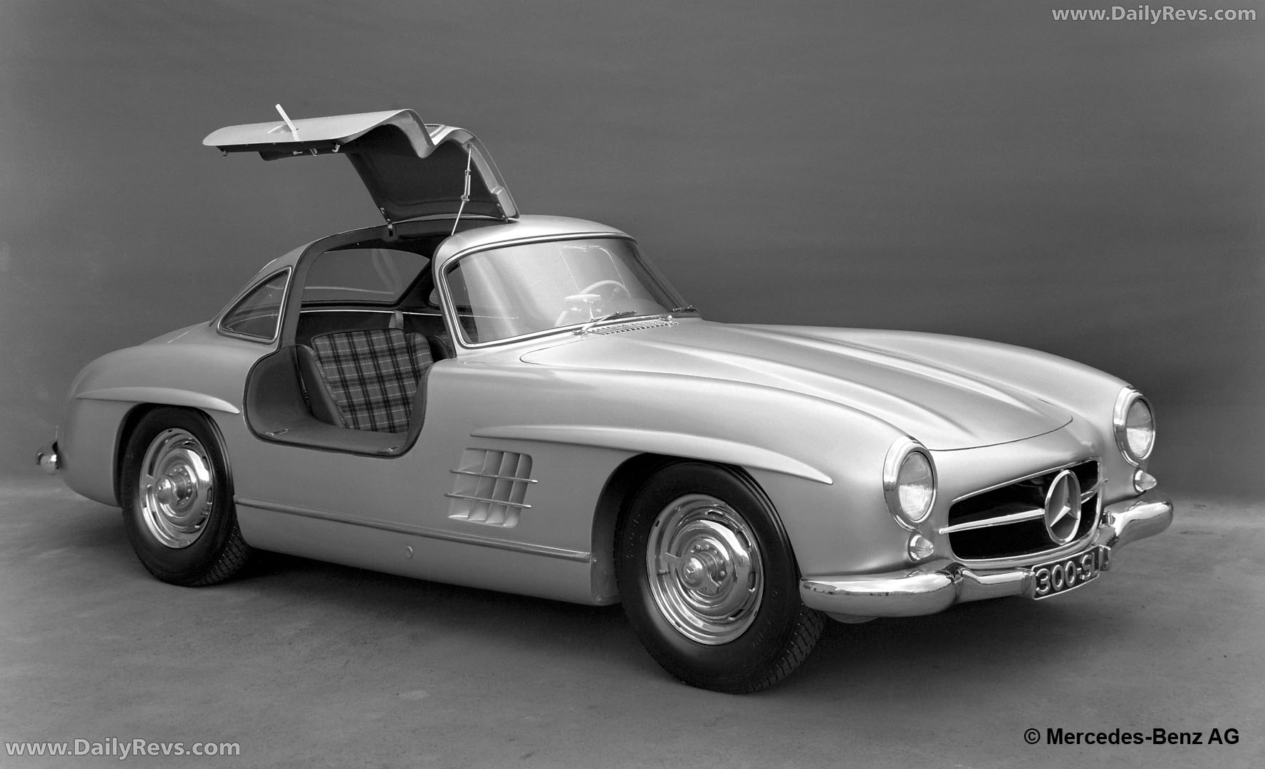 1957 Mercedes-Benz 300 SL W198 Front View