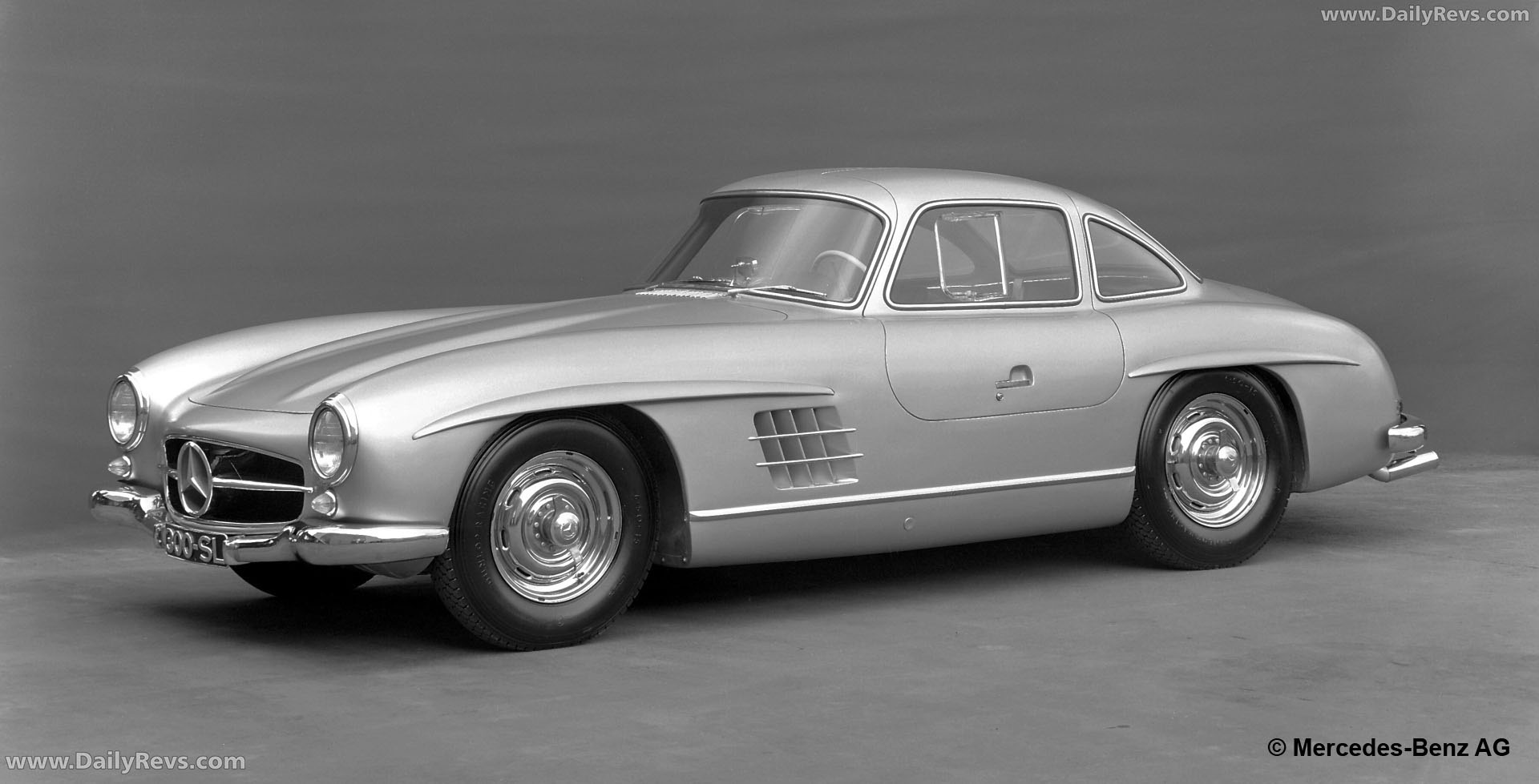 1957 Mercedes-Benz 300 SL W198 Front View